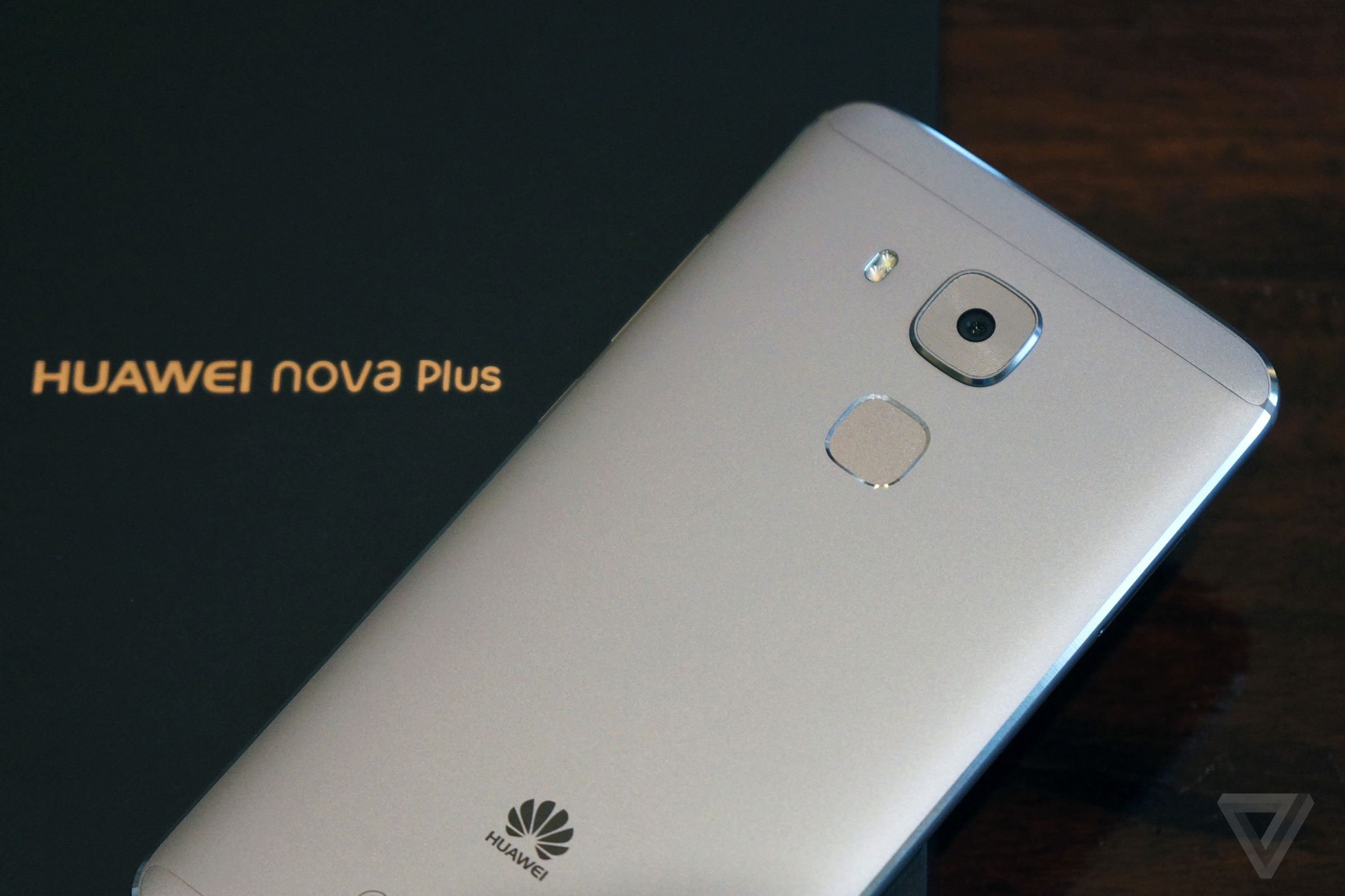 Huawei nova and nova Plus
