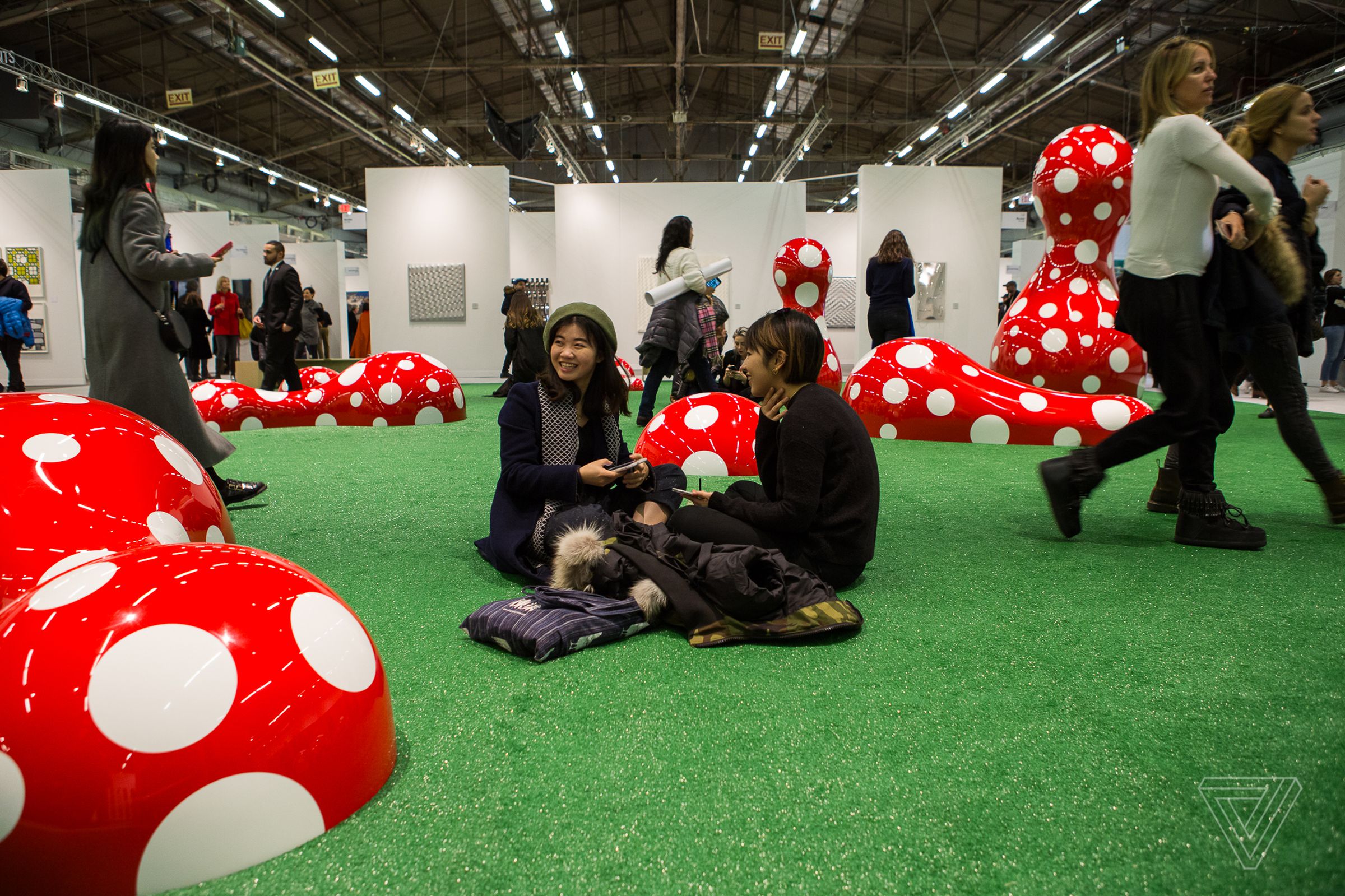 Yayoi Kusama’s <em>Guidepost to the New World </em> at the Armory Art Fair 2017.
