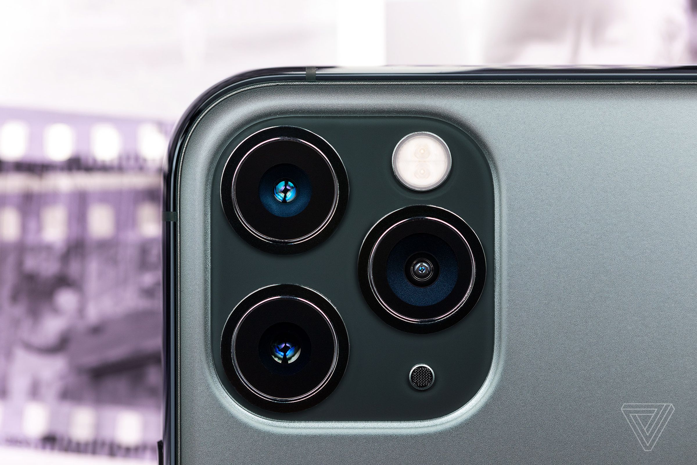 Сколько камер в 11. Iphone 11 Pro. Iphone 11 Pro Max камера. Iphone 11 Pro Camera. Apple iphone 11 Pro камера.