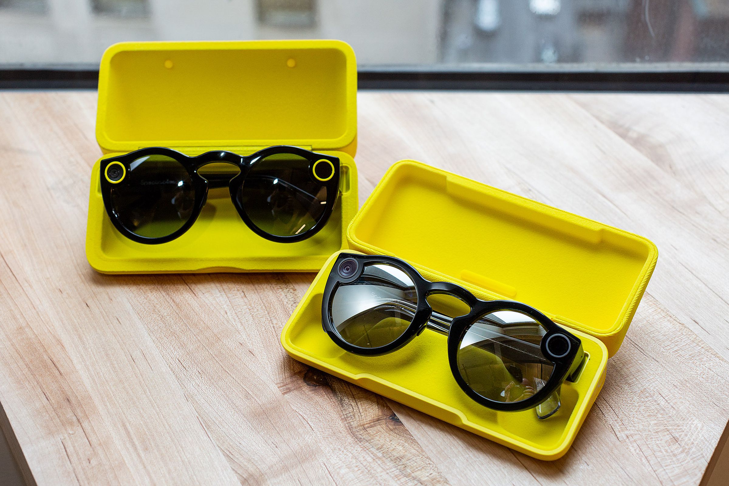 New Snap Spectacles (right), old Snap Spectacles (left)