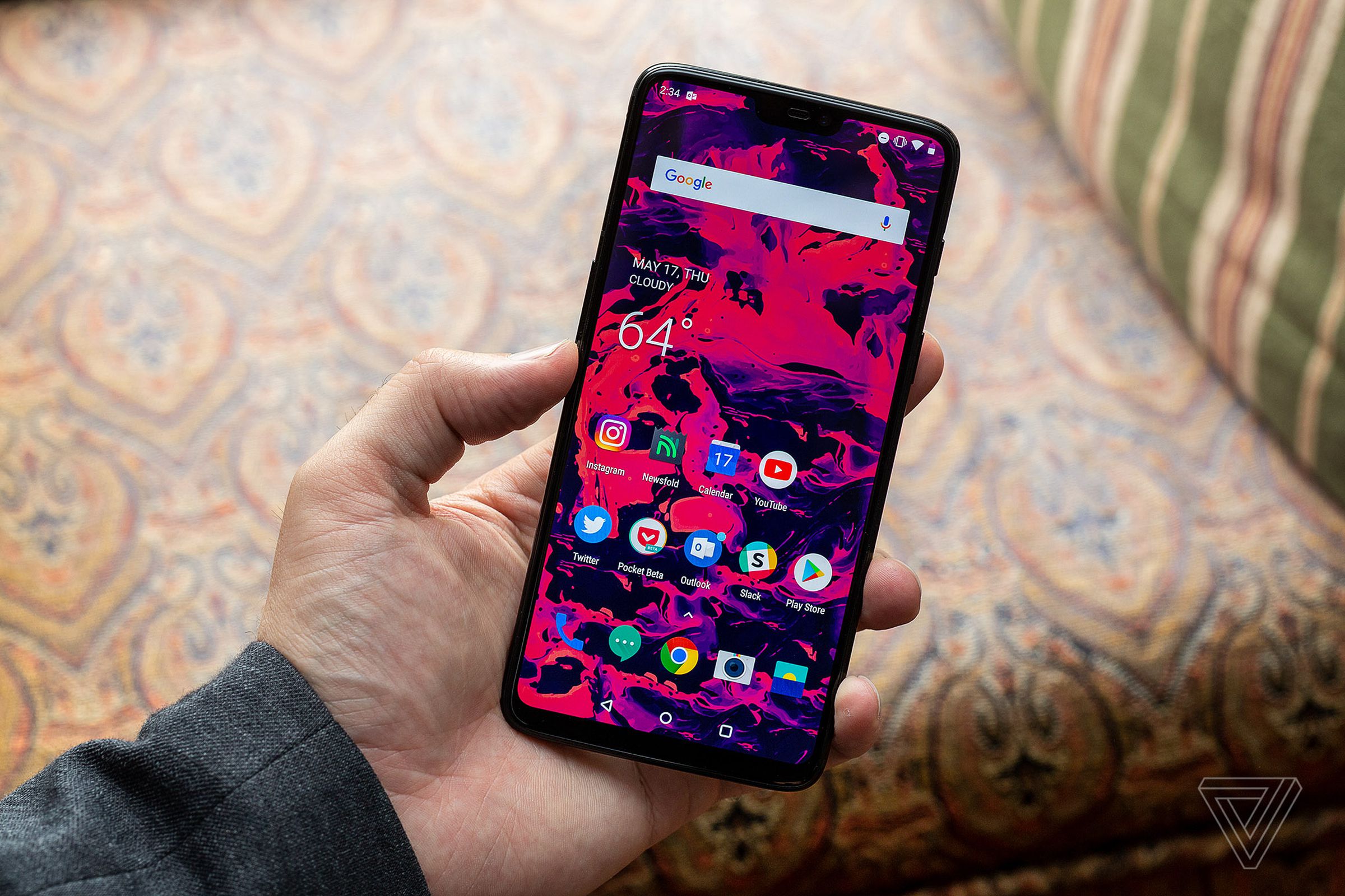 Google’s Pixel 3 XL will reportedly have a notch similar to other 2018 Android smartphones like the OnePlus 6.