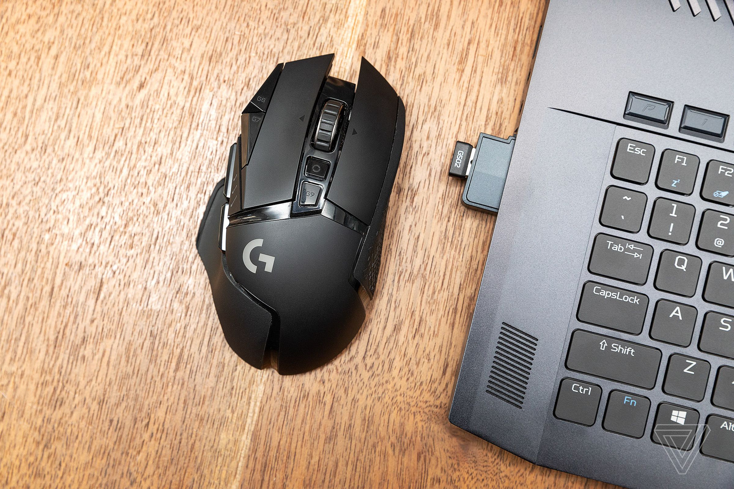 The Triton 900 has a flip-out USB 2.0 port that’s ideal for hiding your mouse or controller’s wireless dongle.