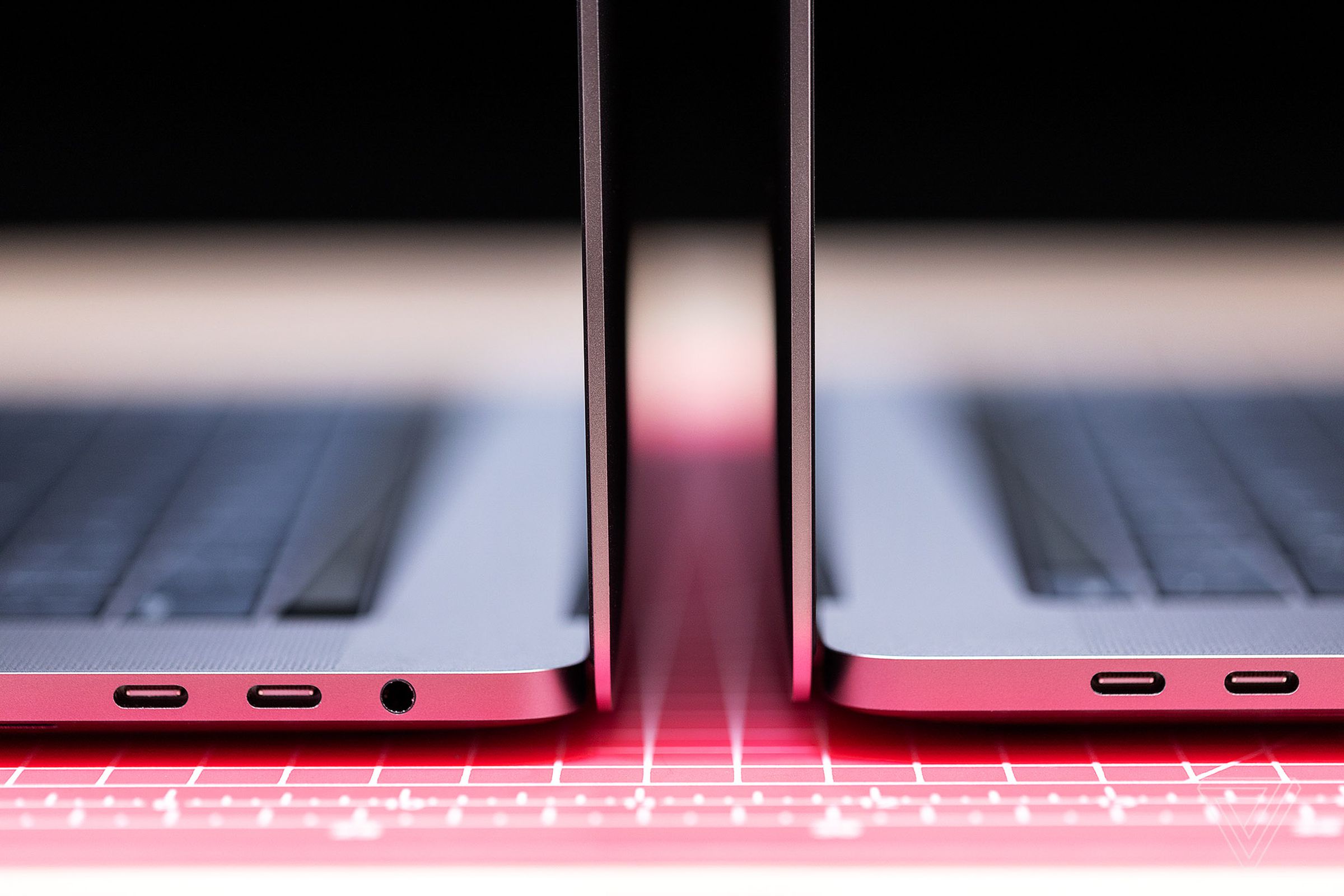 15-inch MacBook Pro (2018) left vs 16-inch MacBook Pro (2019) right