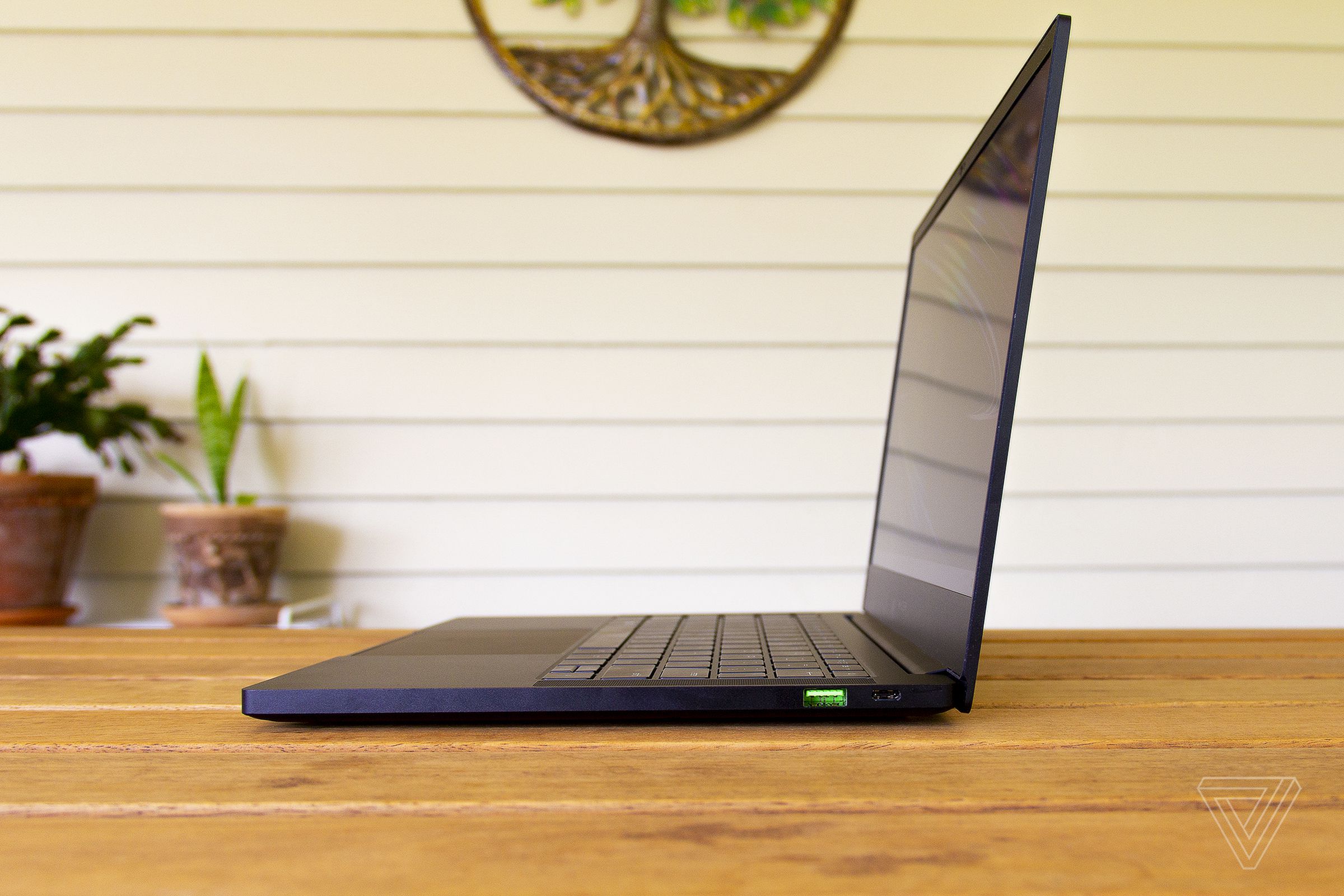 The Razer Blade Stealth 13 from the side.