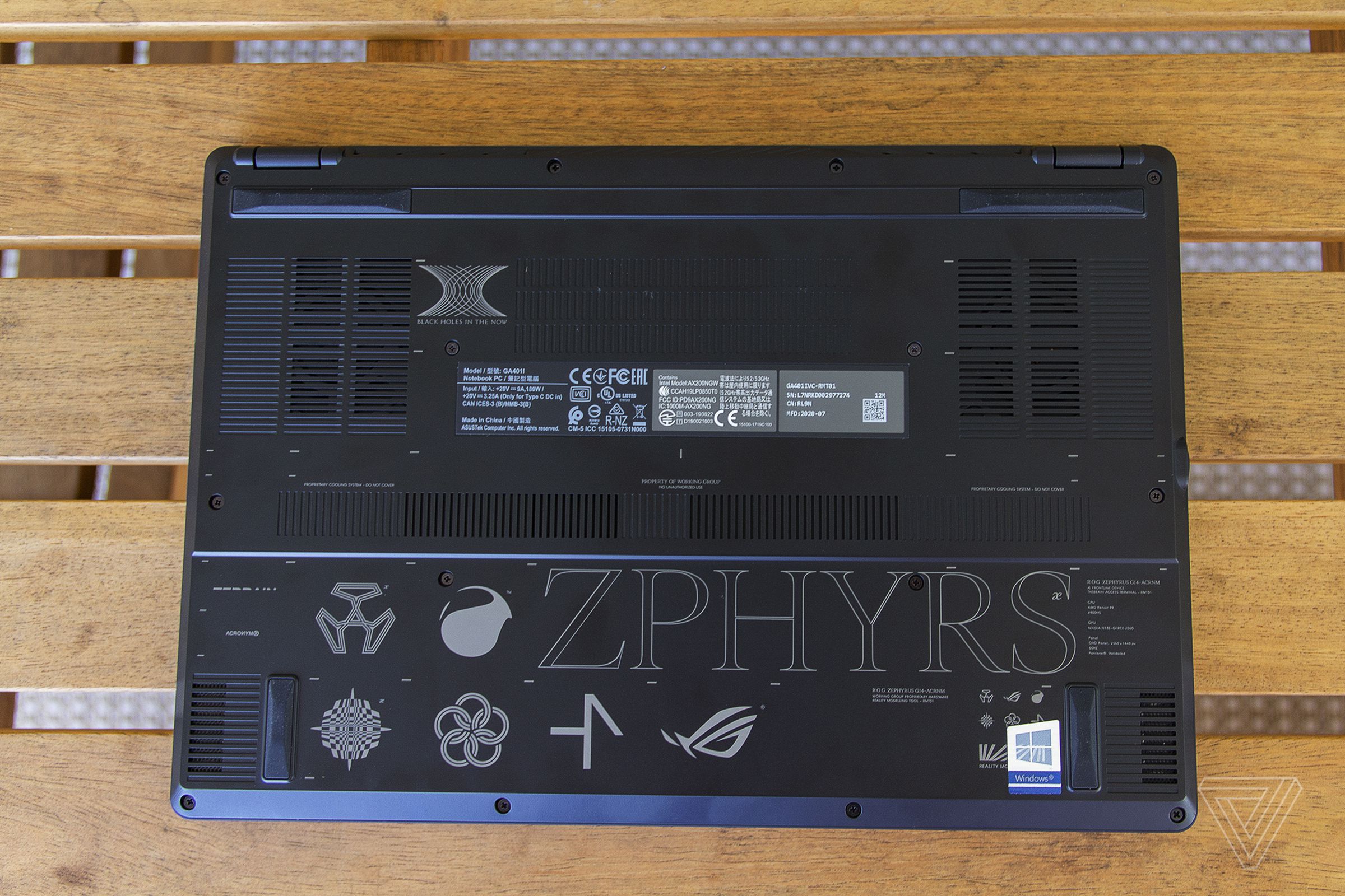 The bottom of the Asus Zephyrus G14 ACRNM.