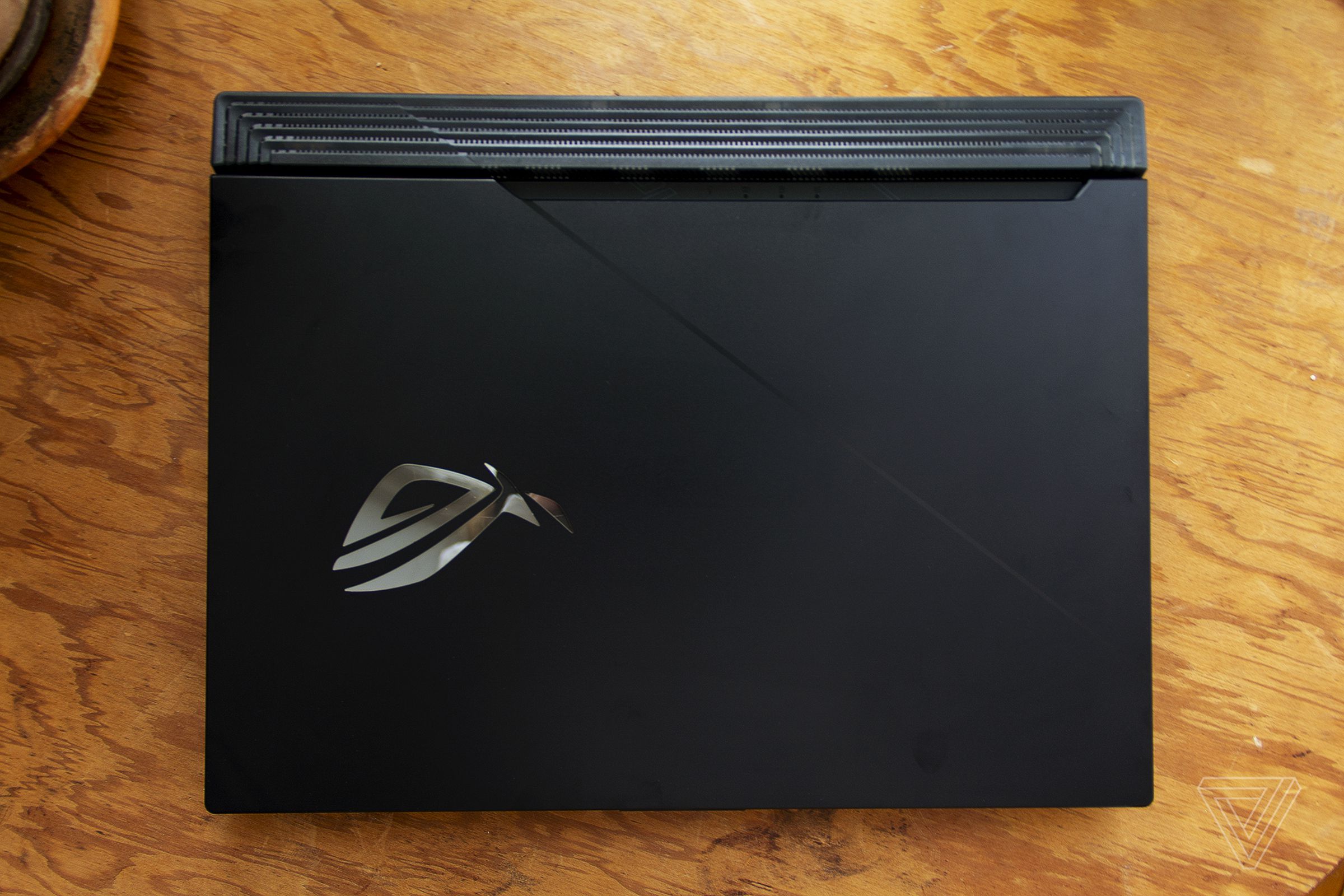 The lid of the Asus ROG Strix Scar 15 from above.