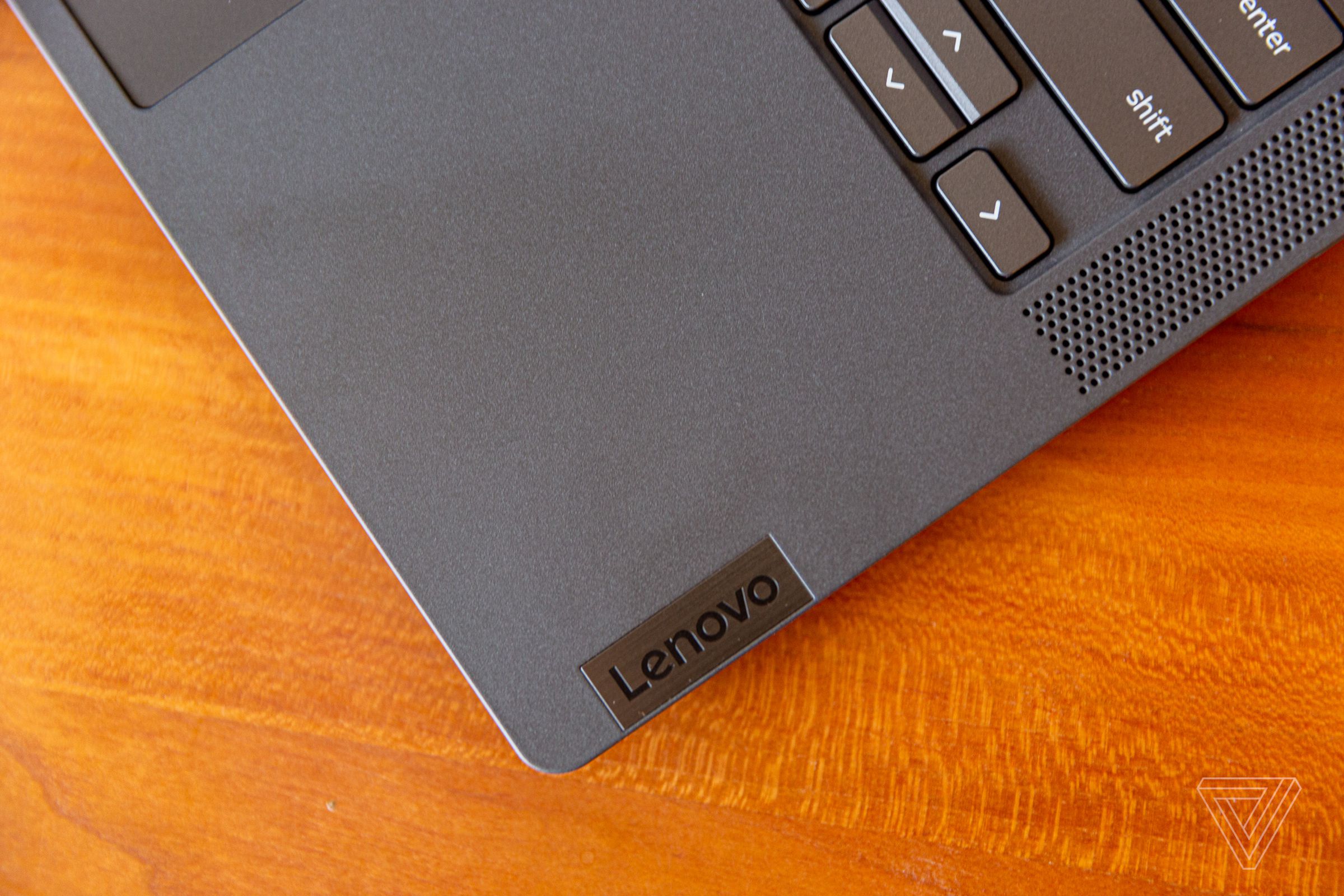 The bottom right corner of the Lenovo Flex 5 Chromebook, angled to the left.