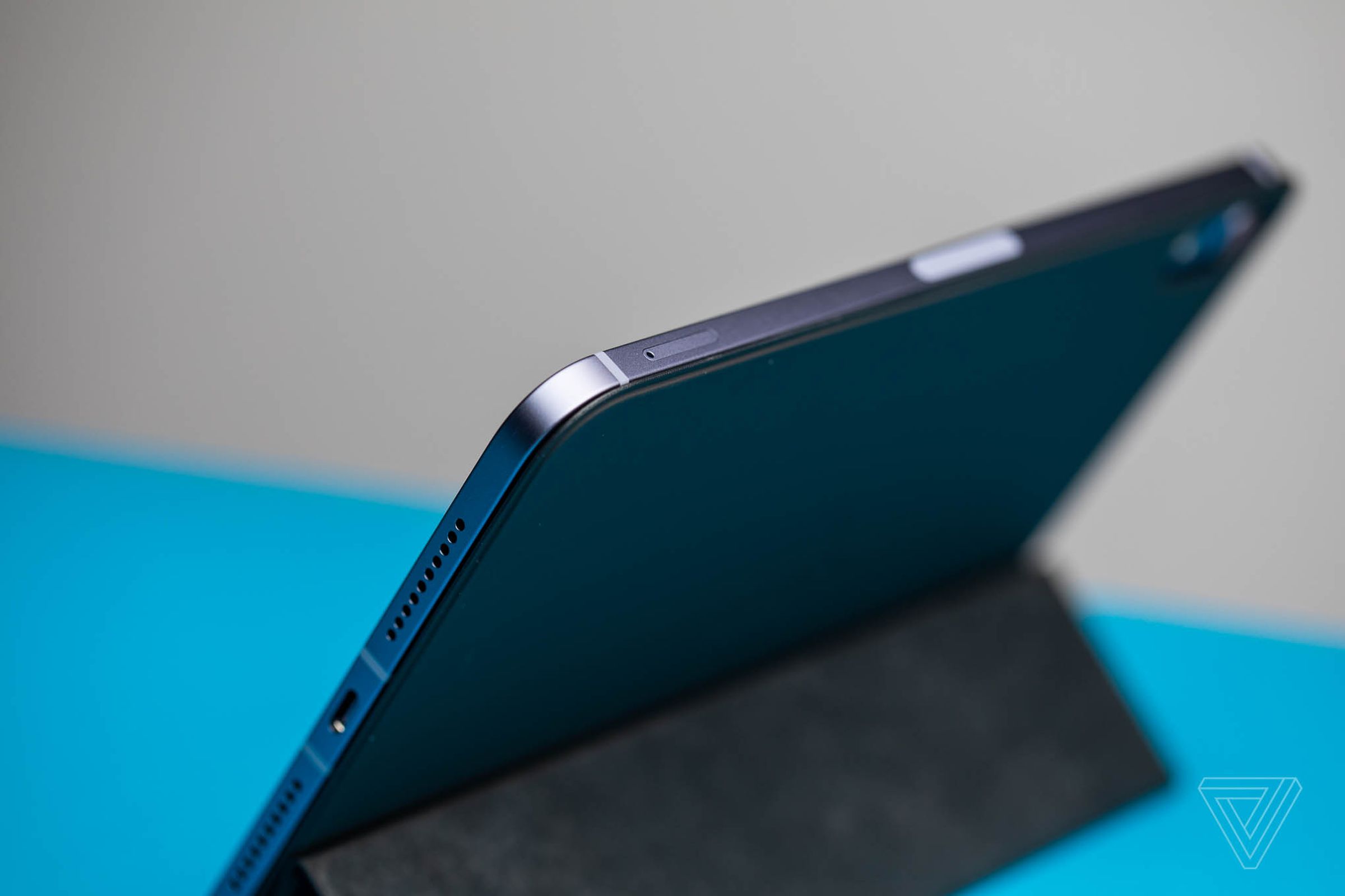 The squared off sides bring the Mini in line with the iPad Pro and iPad Air’s designs.