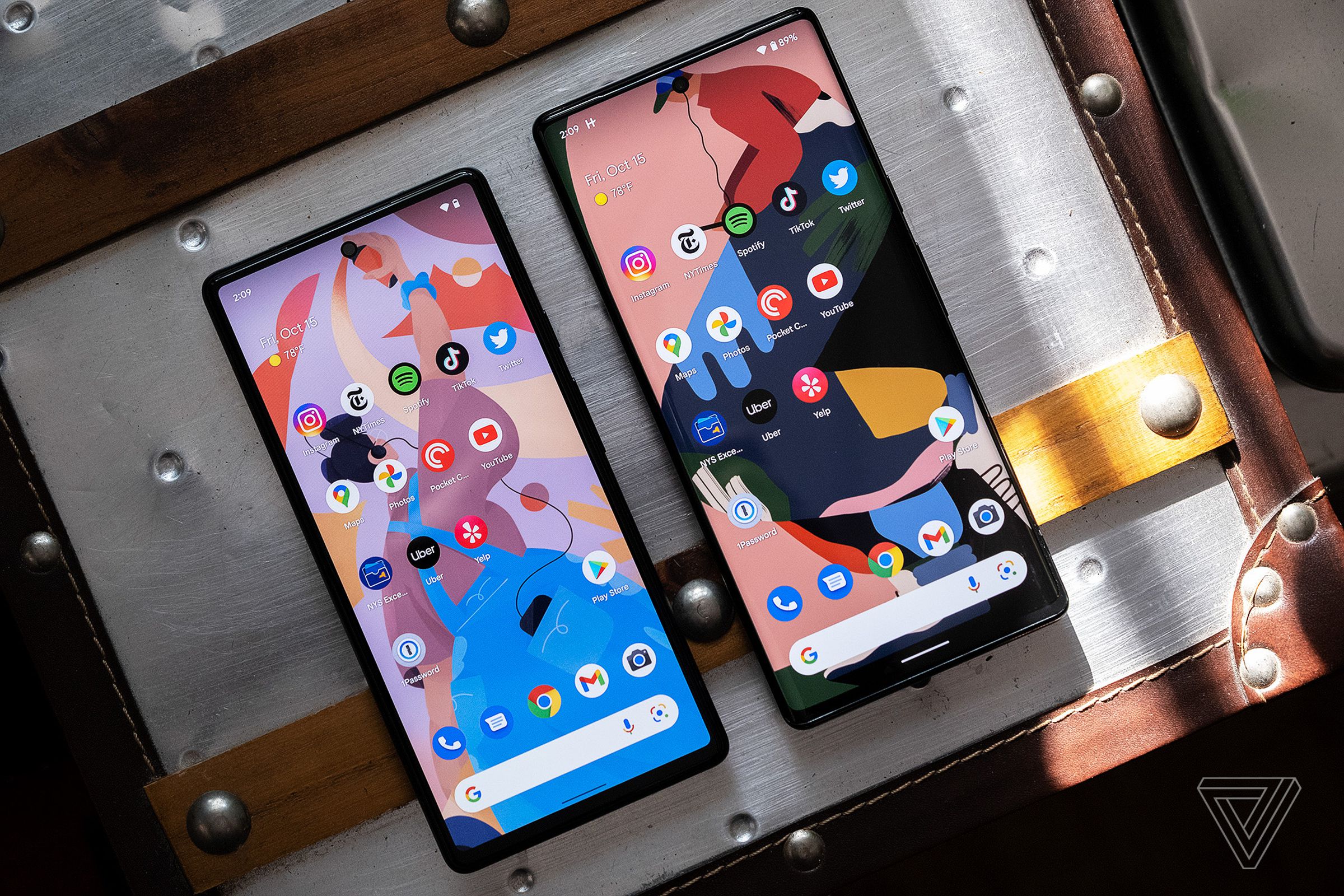 An image of Google’x Pixel 6 and Pixel 6 Pro phones side by side.