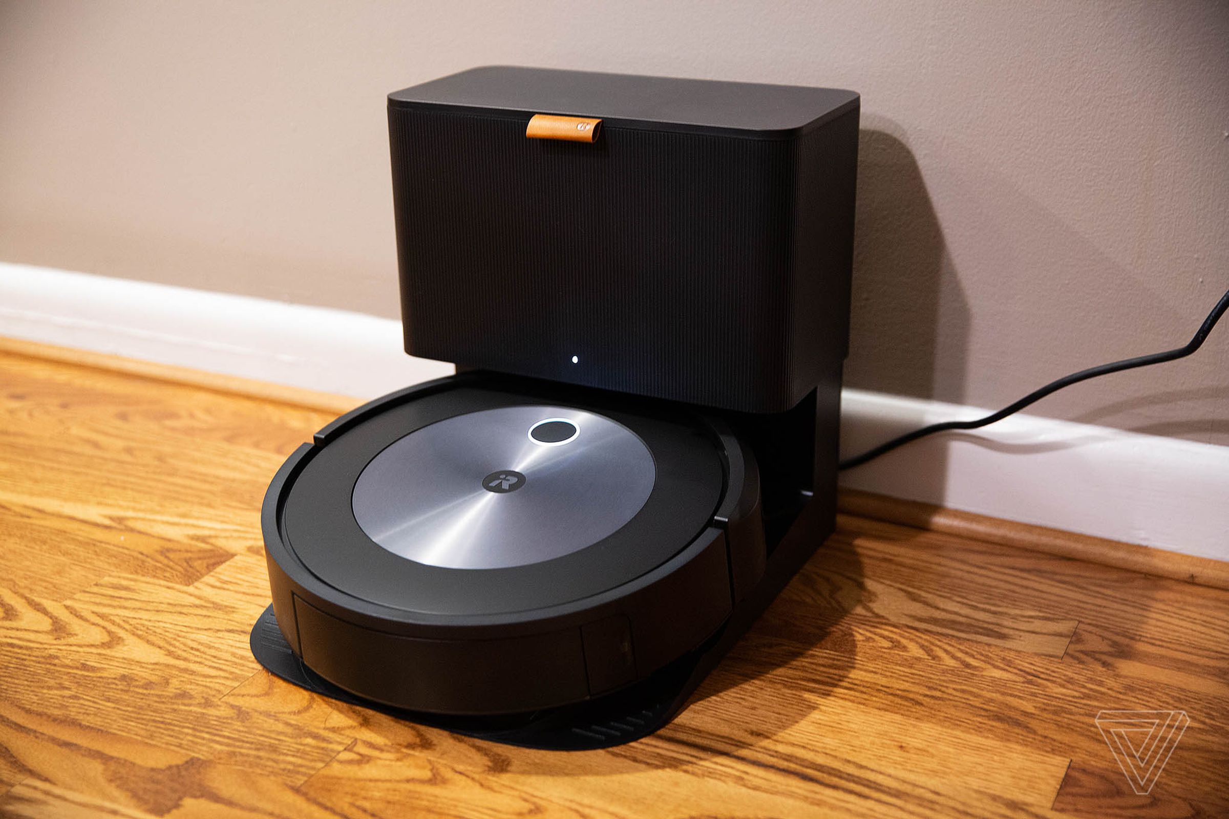 The Roomba j7 Plus and its auto-emptying station.