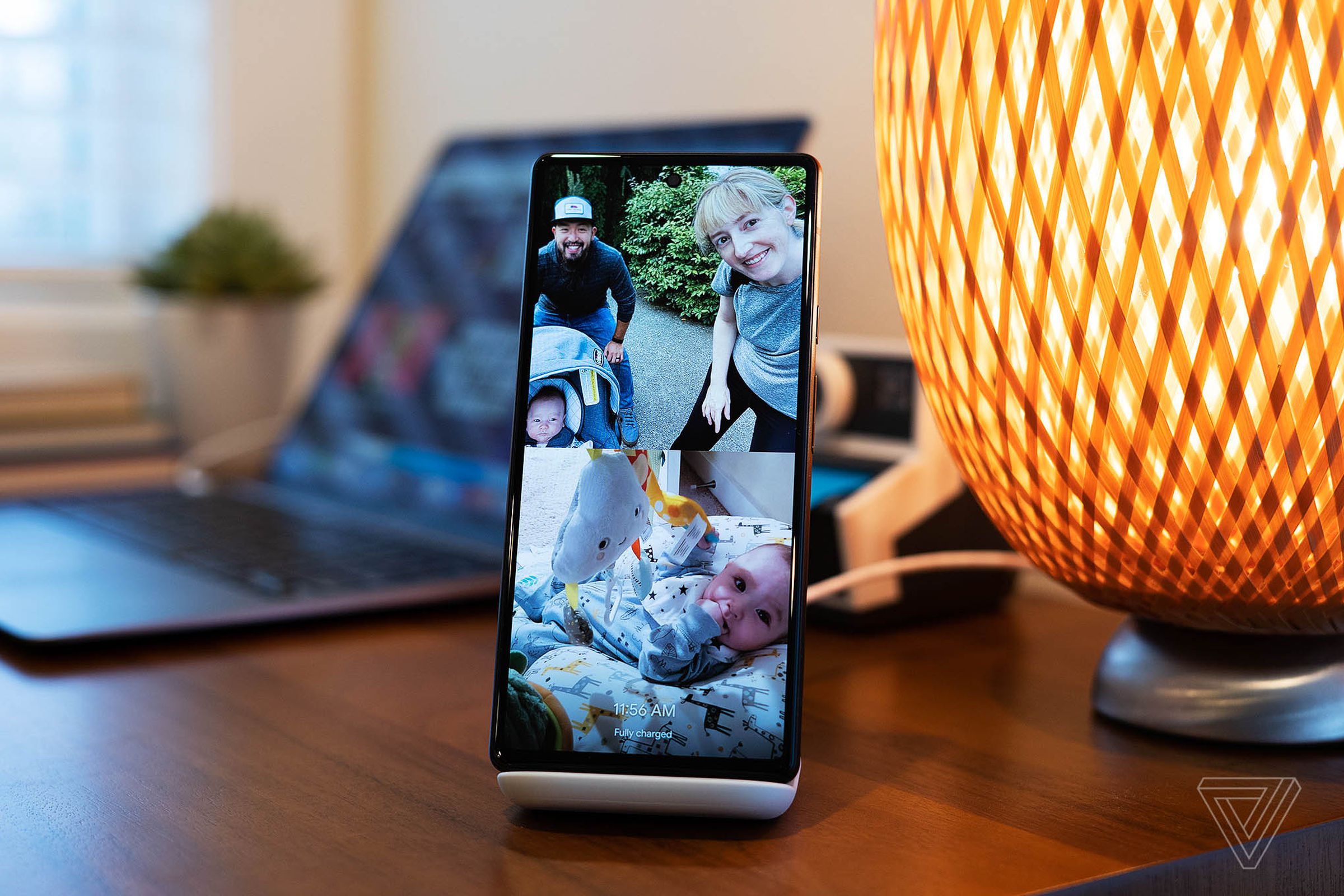 The Stand displays images from the Google Photos albums that you specify.