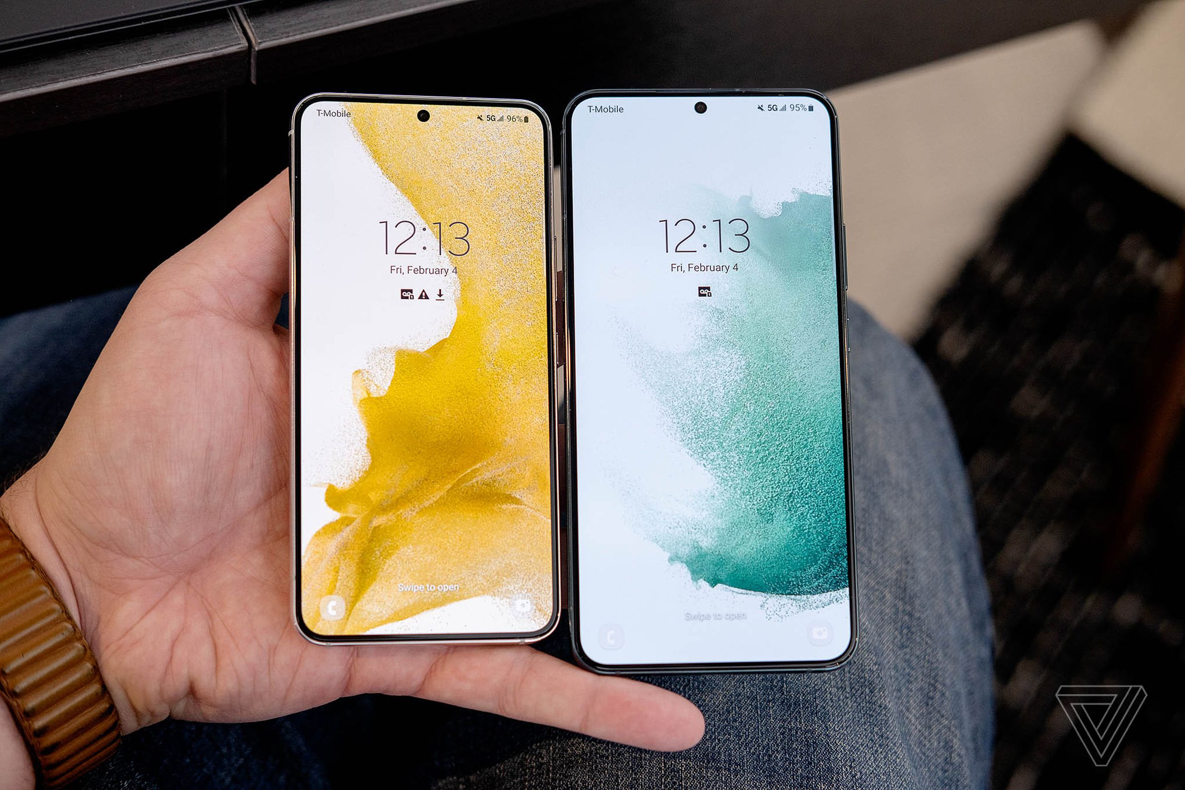 The S22’s display is 6.1 inches, while the S22 Plus comes in at 6.7 inches.