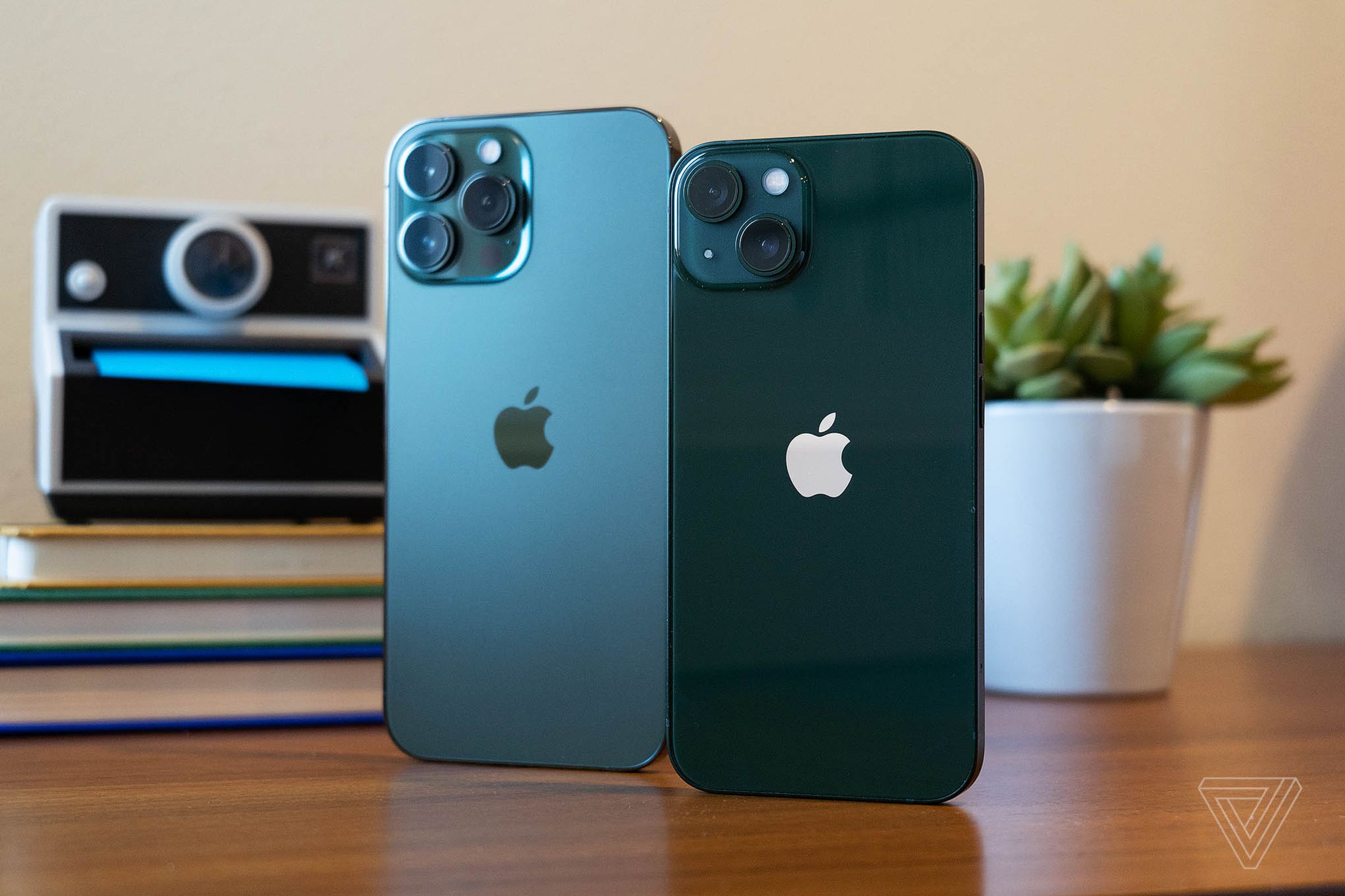 “Alpine green” on the left, and just “green” on the right.
