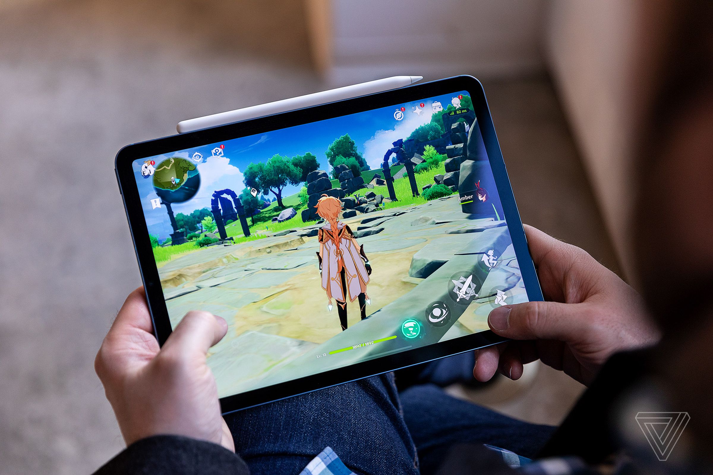 2022 iPad Air'de Genshin Impact oyununu oynamak