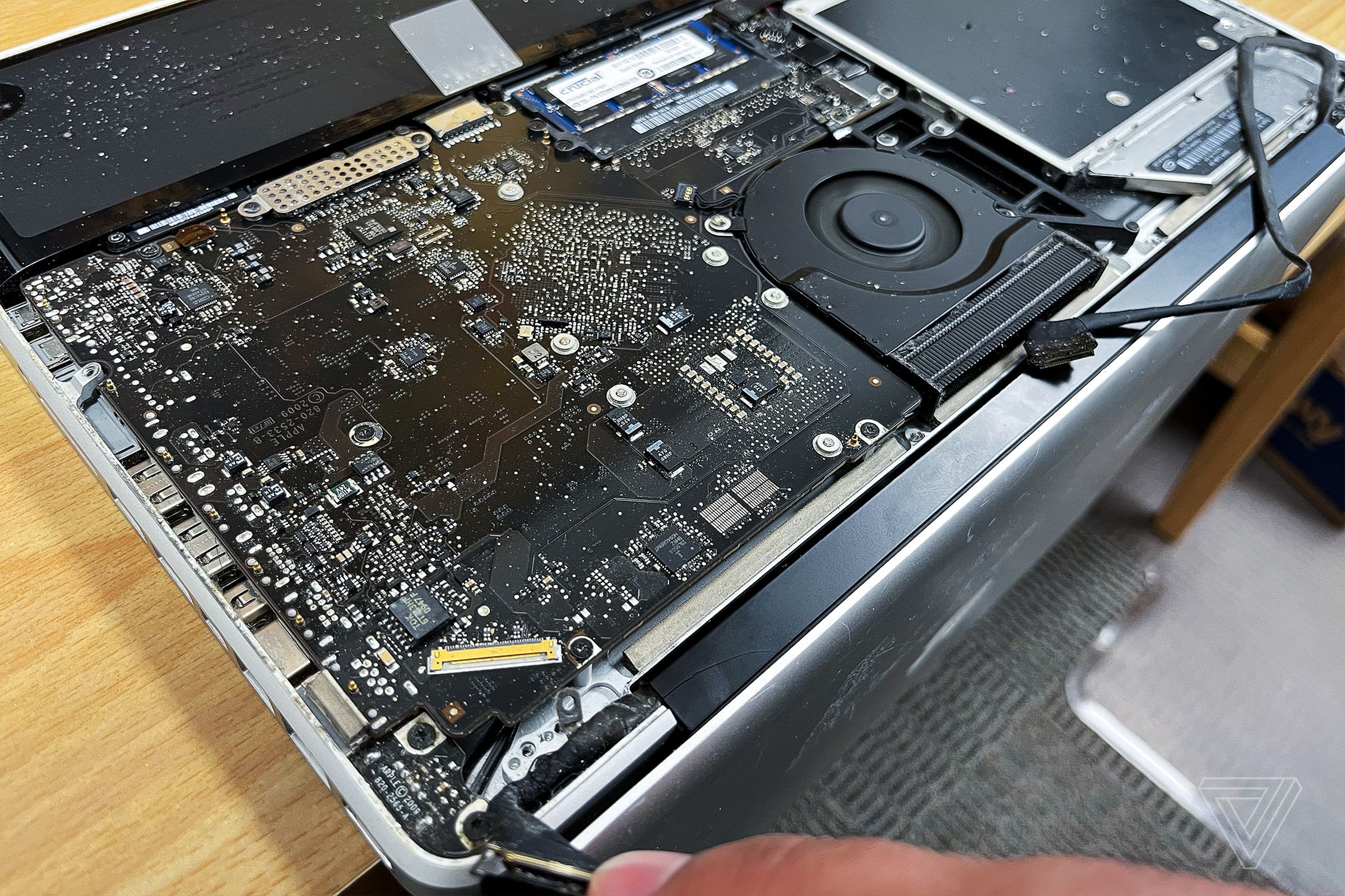 2009 MacBook Pro: The fan started spinning because I accidentally turned the computer on during surgery. Don’t forget to disconnect the battery.