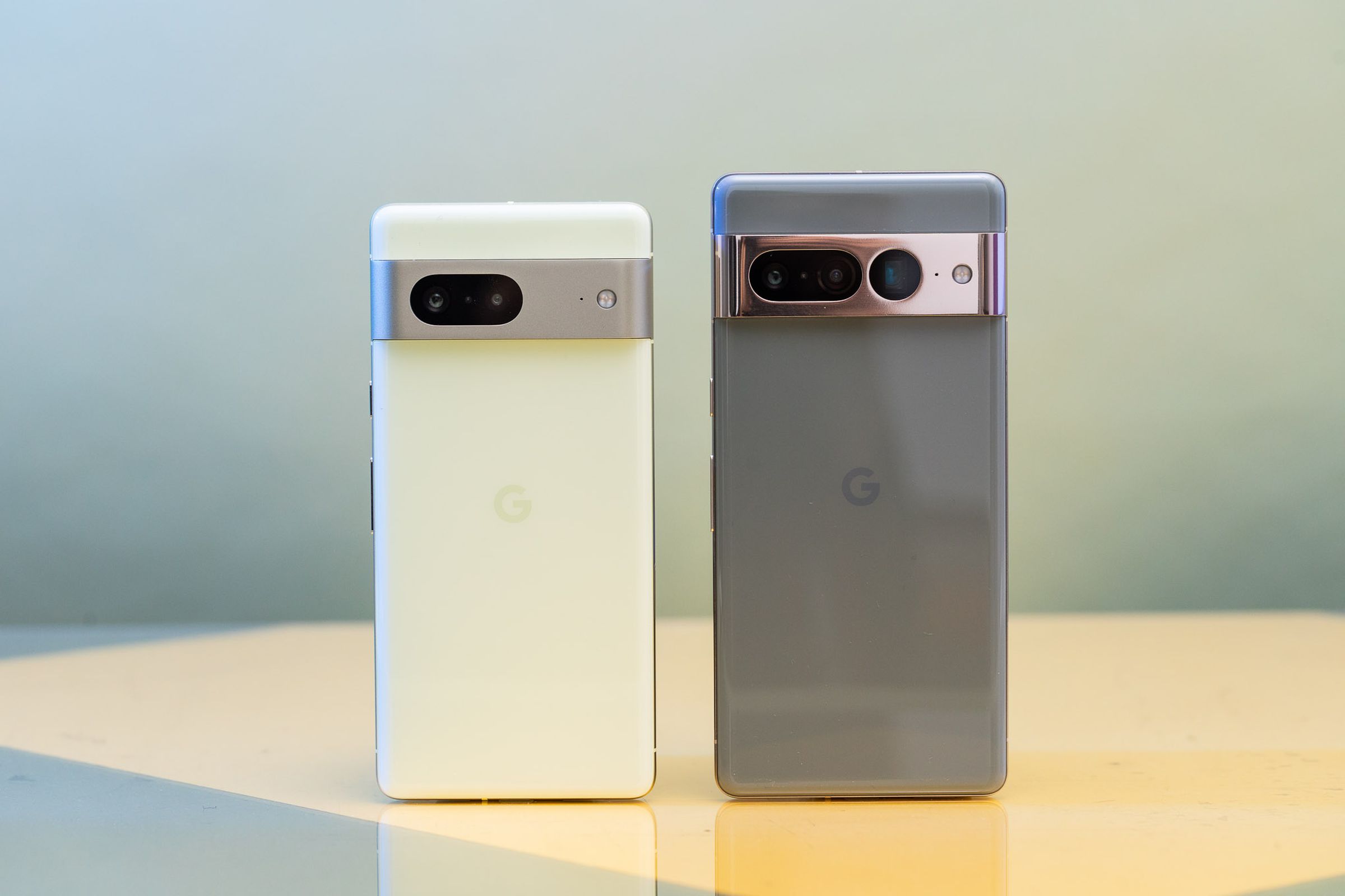 Pixel 7 phones are getting a VPN and phone enhancements at the moment time thumbnail