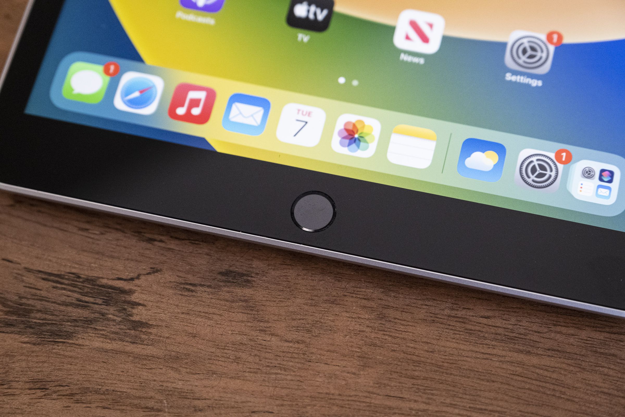 A close-up of the ninth-gen iPad’s home button.