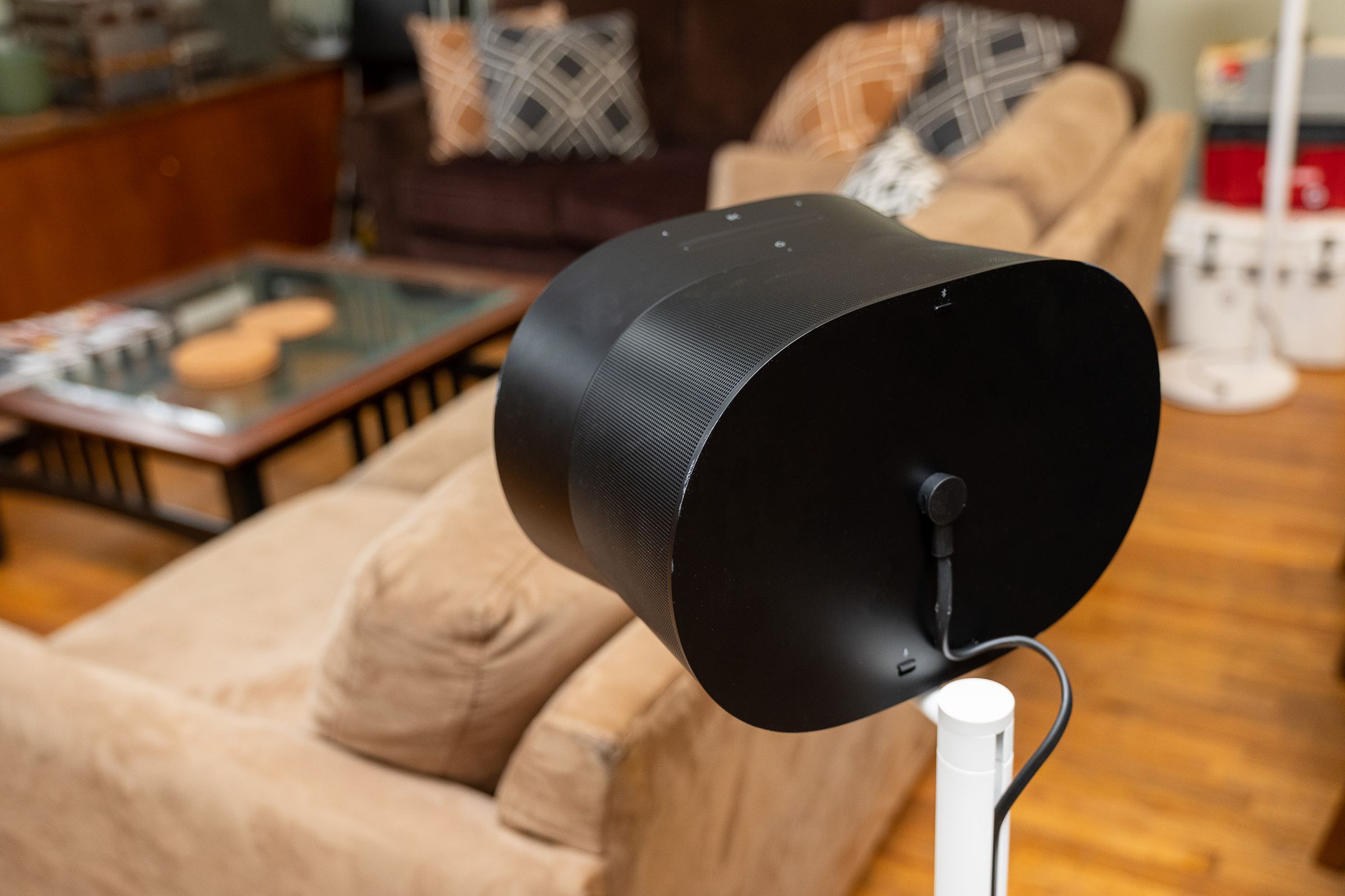 A photo of the Sonos Era 300 speaker on a stand.