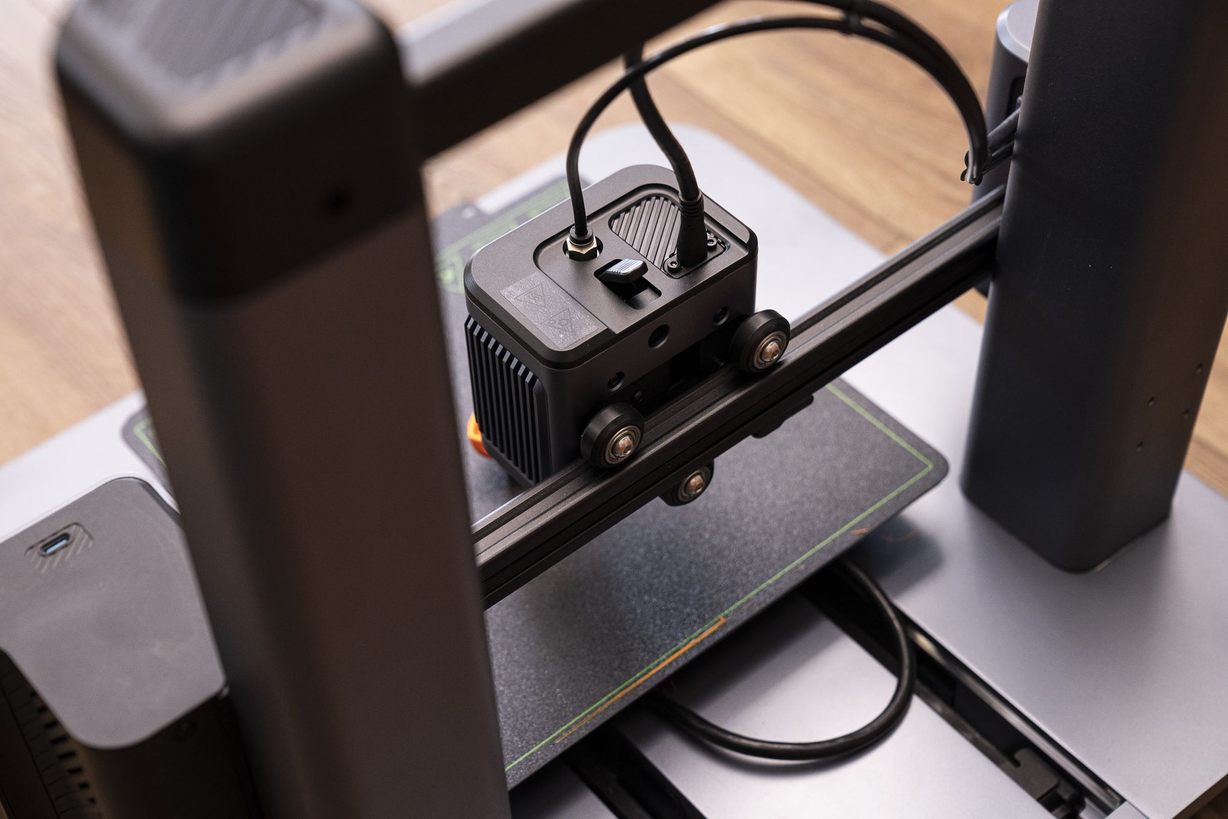 The AnkerMake M5’s extruder can travel up to 500mm/s during a print job, but speed can be a double-edged sword.
