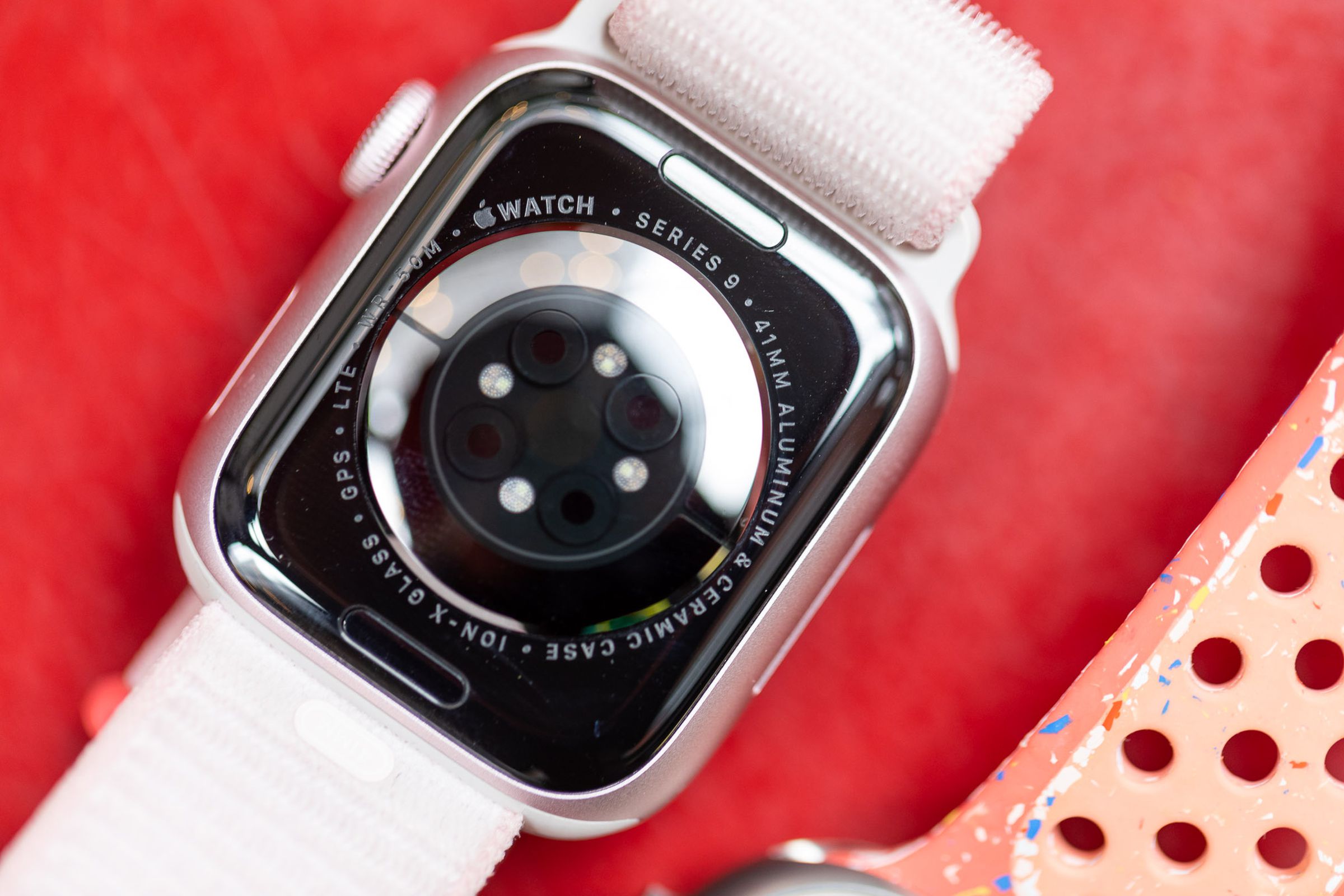 Back crystal and sensor array of the Apple Watch Series 9