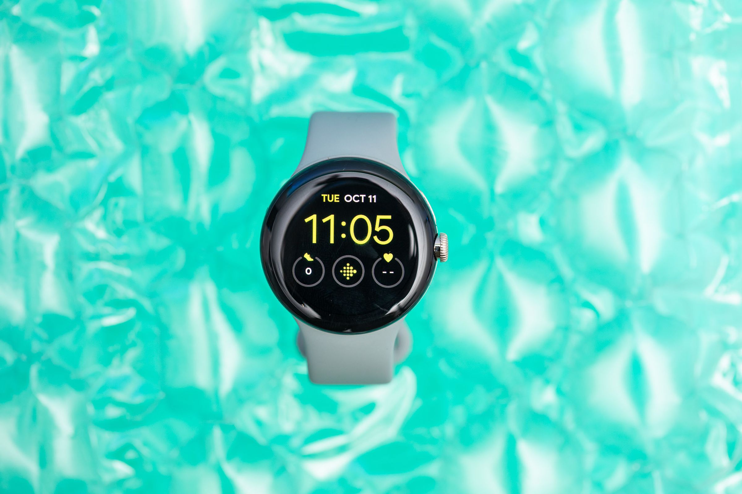 Pixel Watch on top of air bubbles