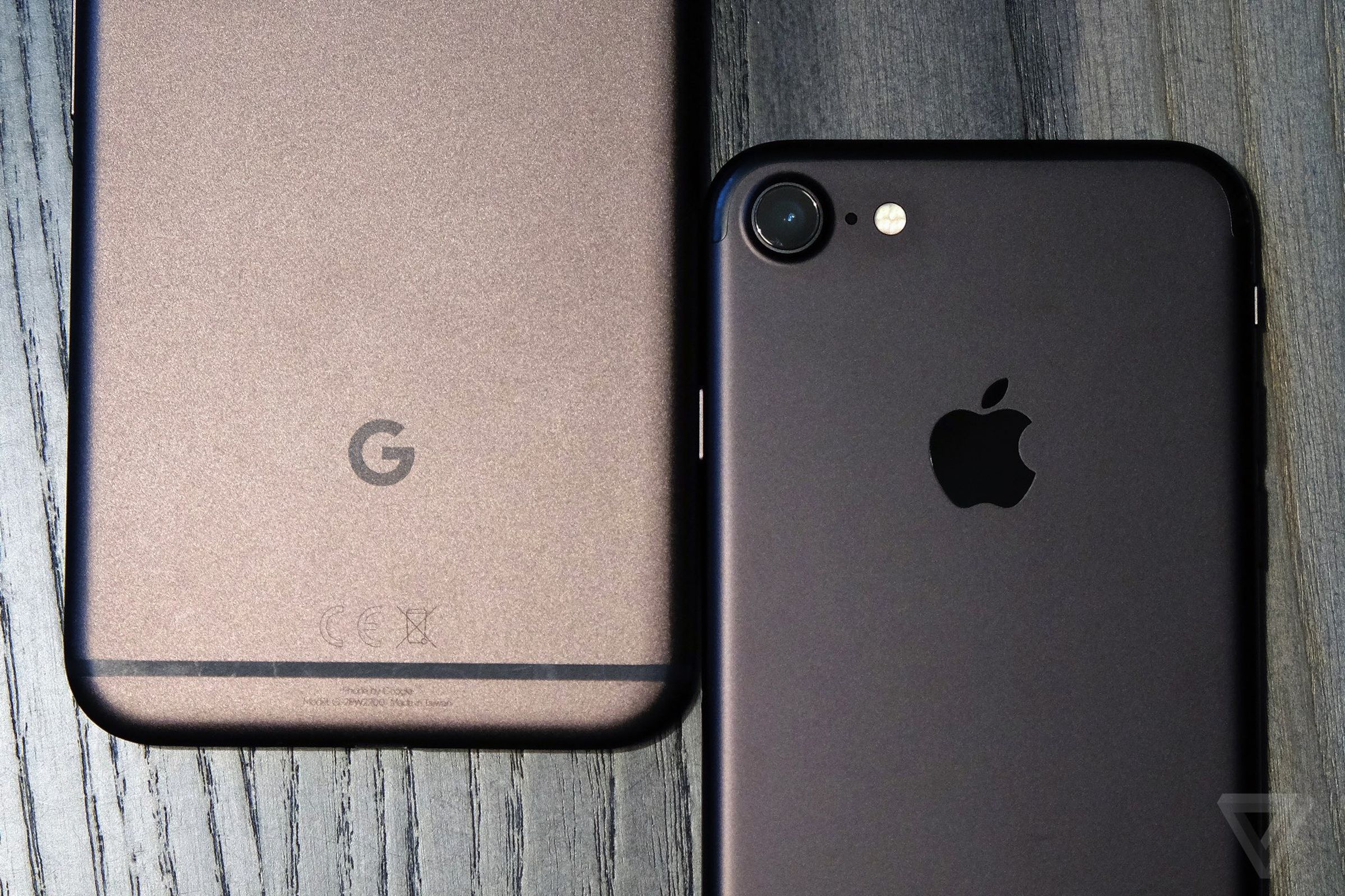 google pixel and iphone 7