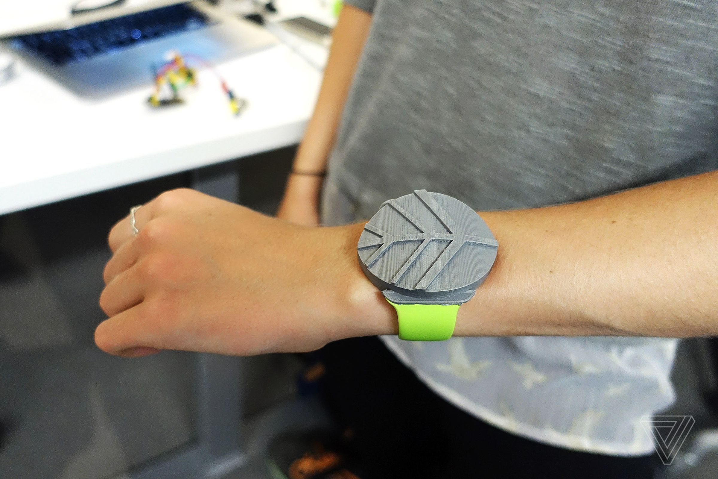 Airware, the air-quality wearable designed by students at Apple’s engineering camp.