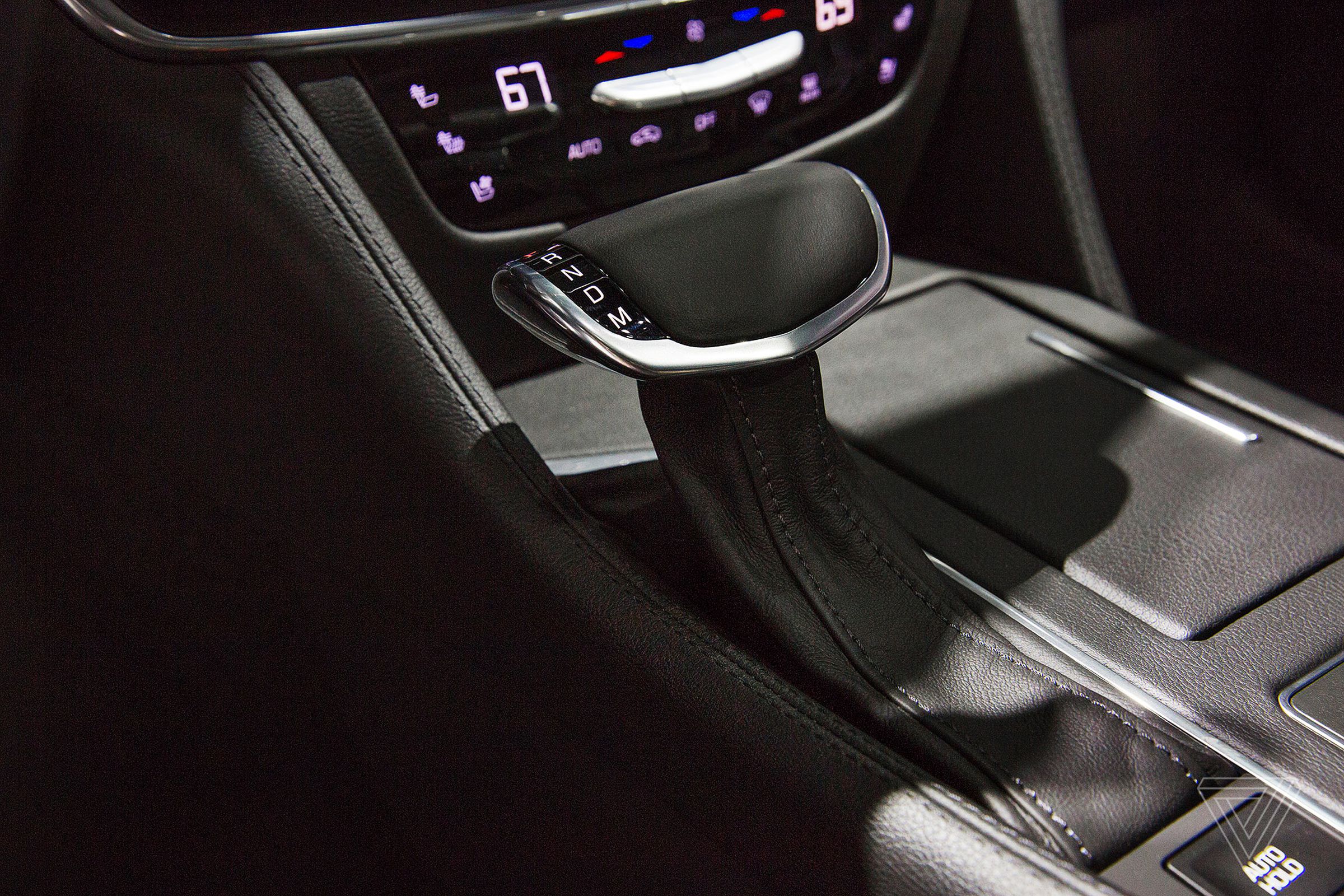The shifter on the Cadillac Ct6 Plug-in sports a futuristic design.