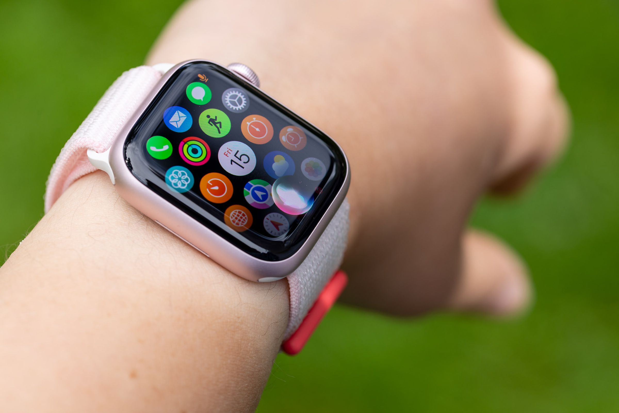 Apple Watch Series 9 has activated Siri