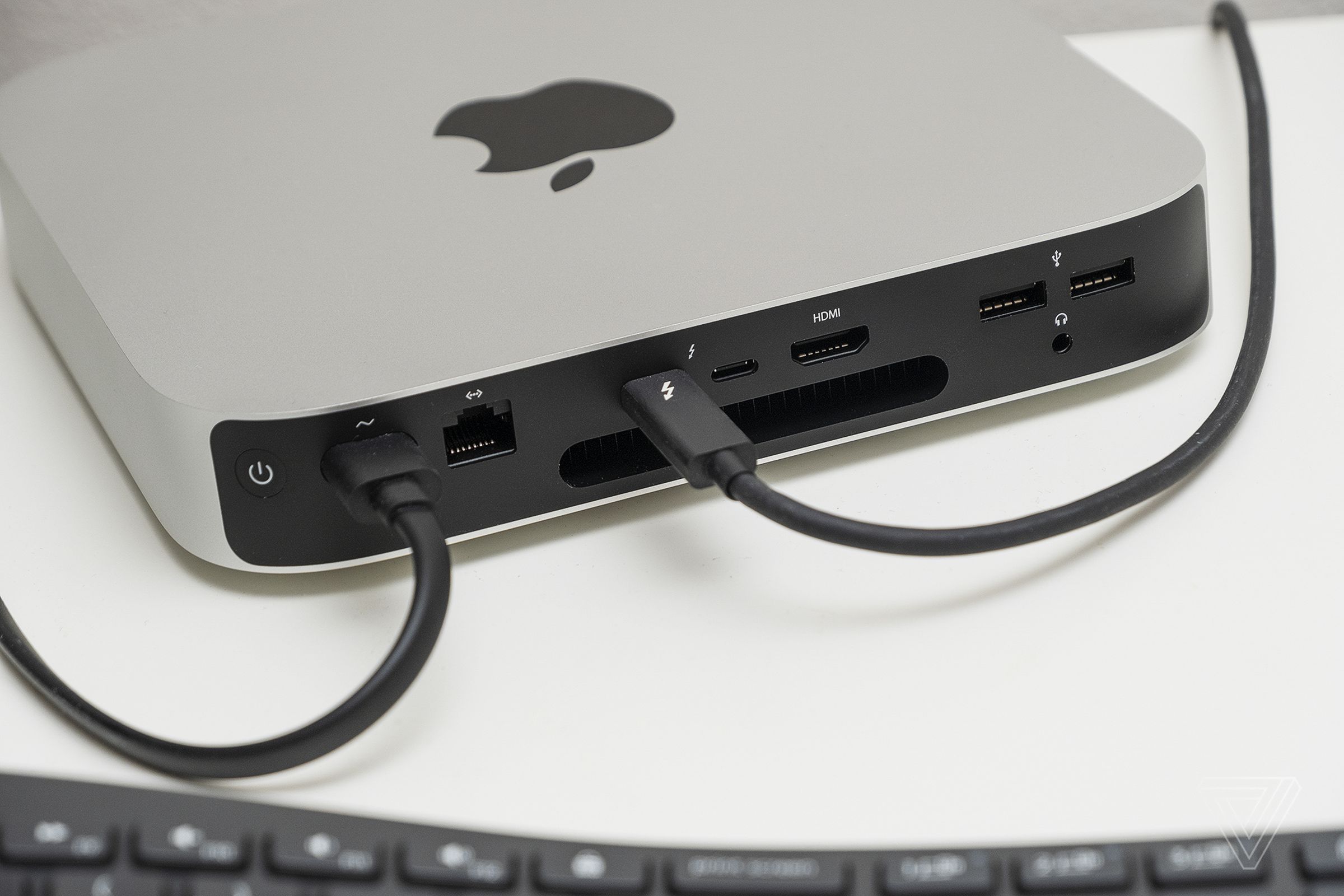 The port configuration on the current M1 Mac Mini.