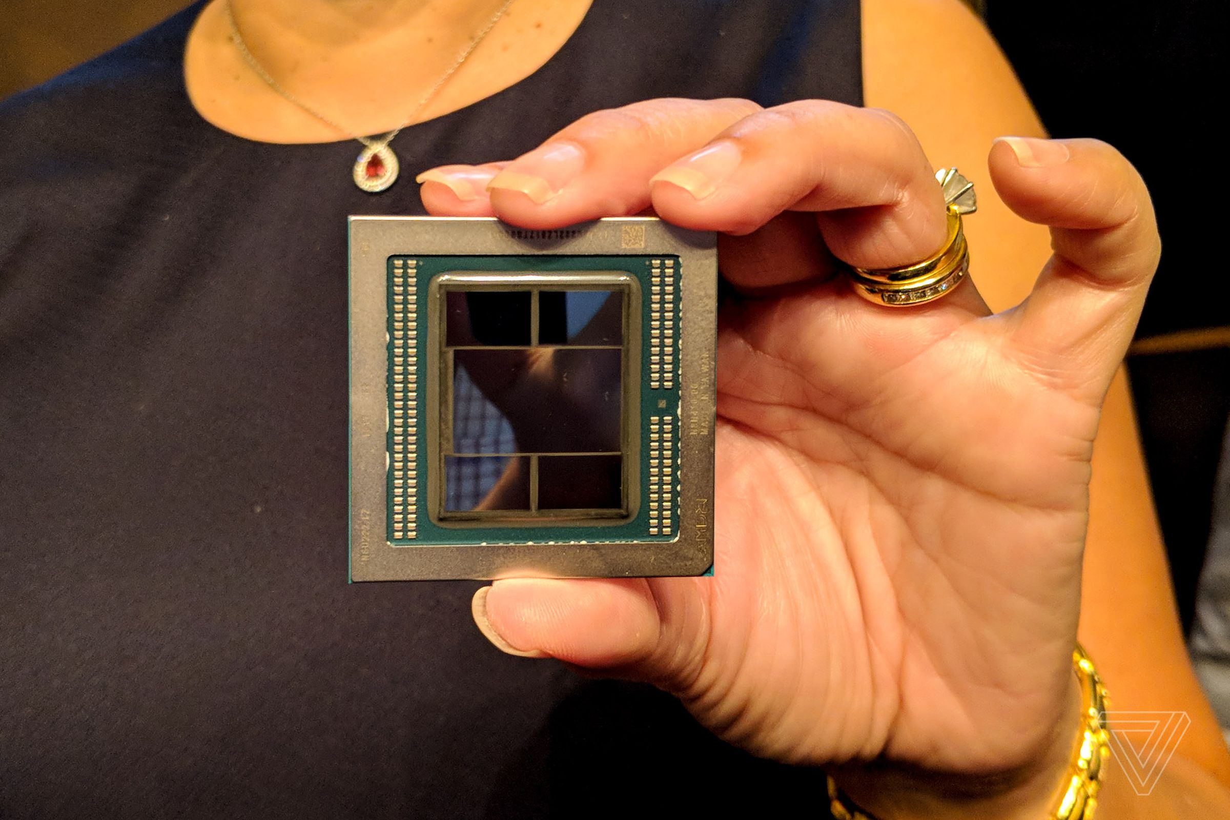 Много чипов открытый мир. Чип 7 НМ. Процессор AMD Vega 7. Чип на АМД Вега. Radeon 7 чип.