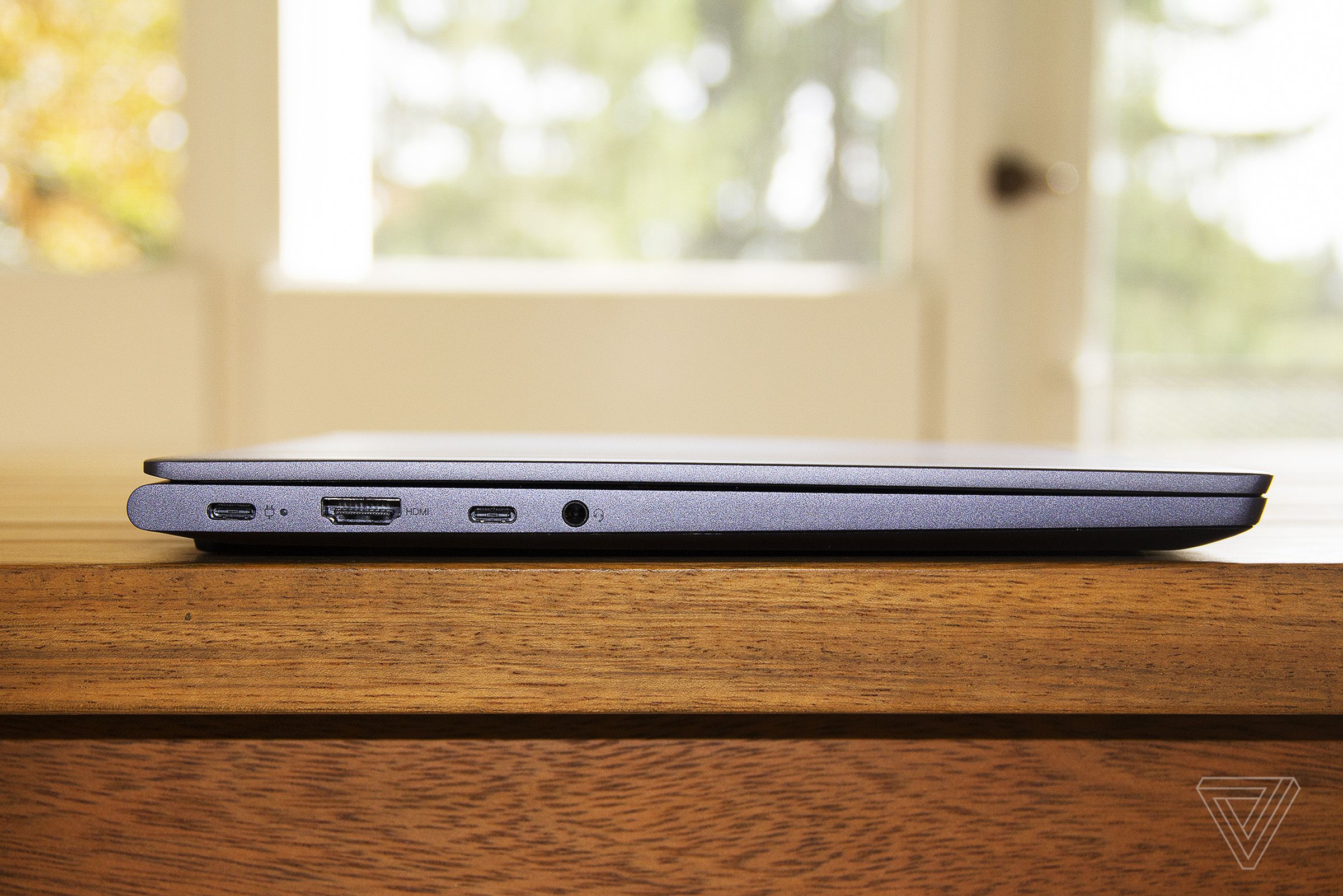 The Lenovo IdeaPad Slim 7, closed from the side.