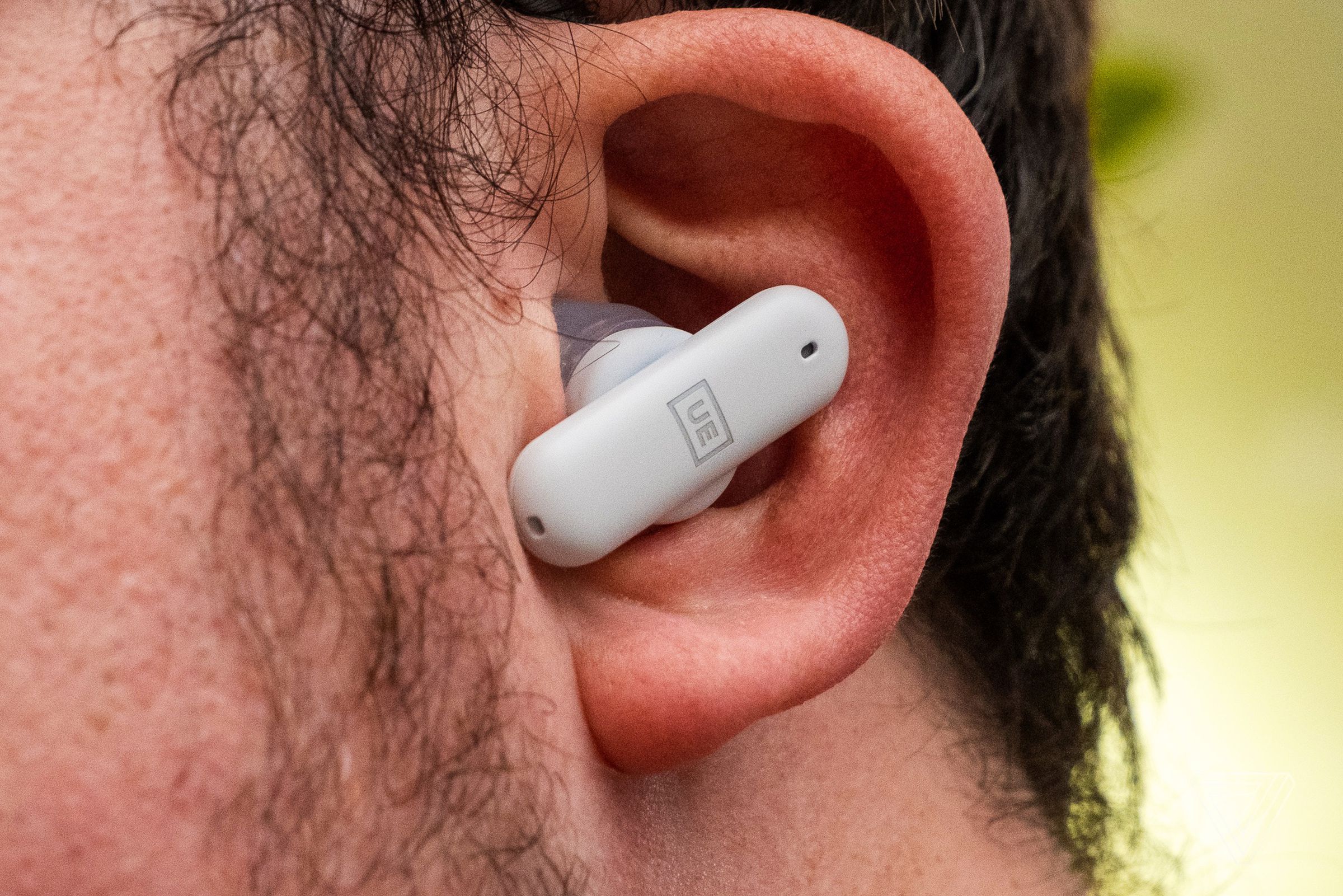 The elongated pill shape makes the Fits easy to handle and put in your ears.