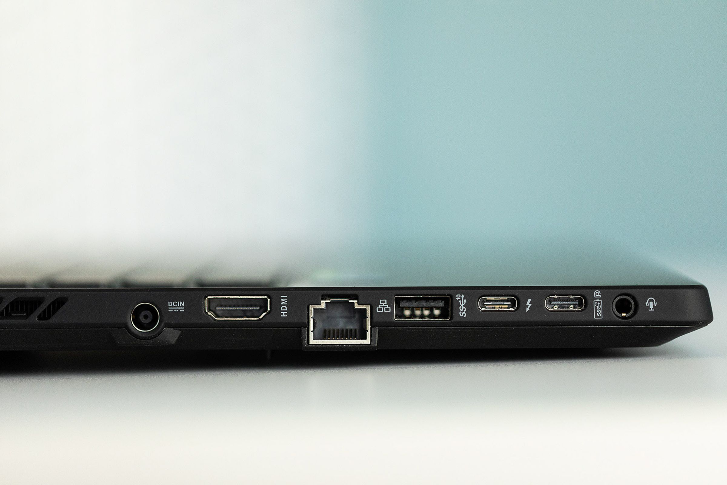 Ports on the left side of the Asus ROG Zephyrus M16.