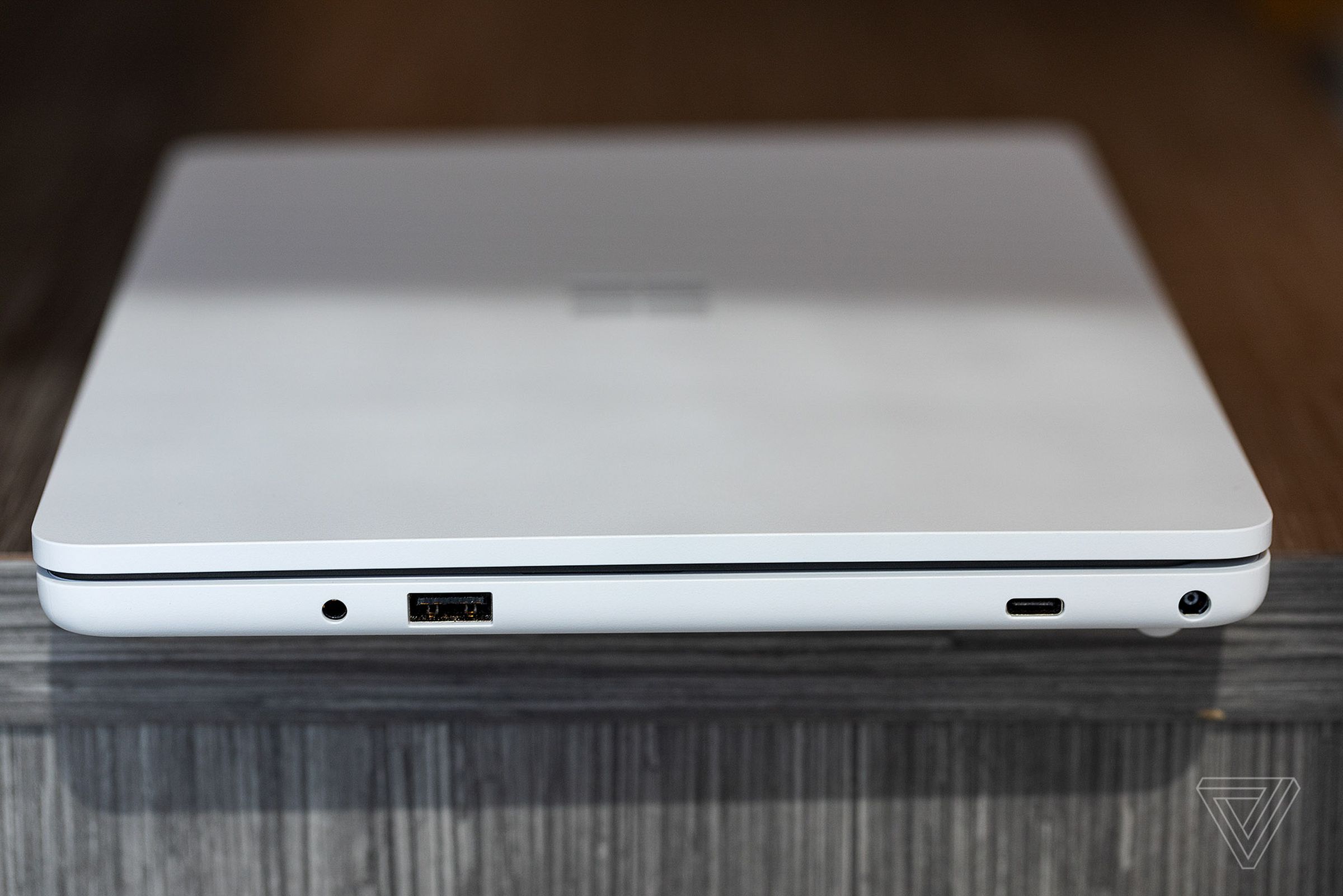 The ports on the right side of the Surface Laptop SE.