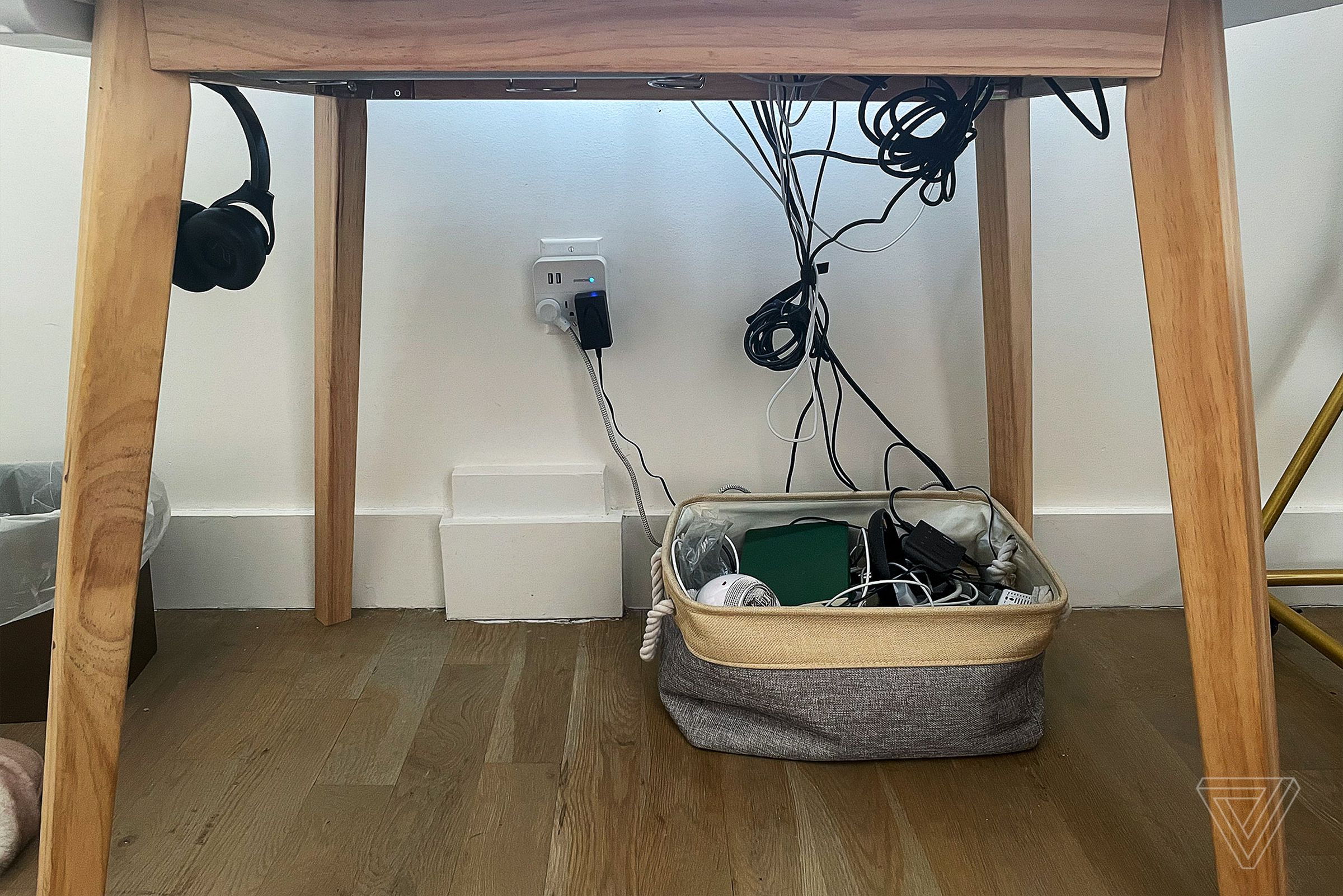 A basket for cables...