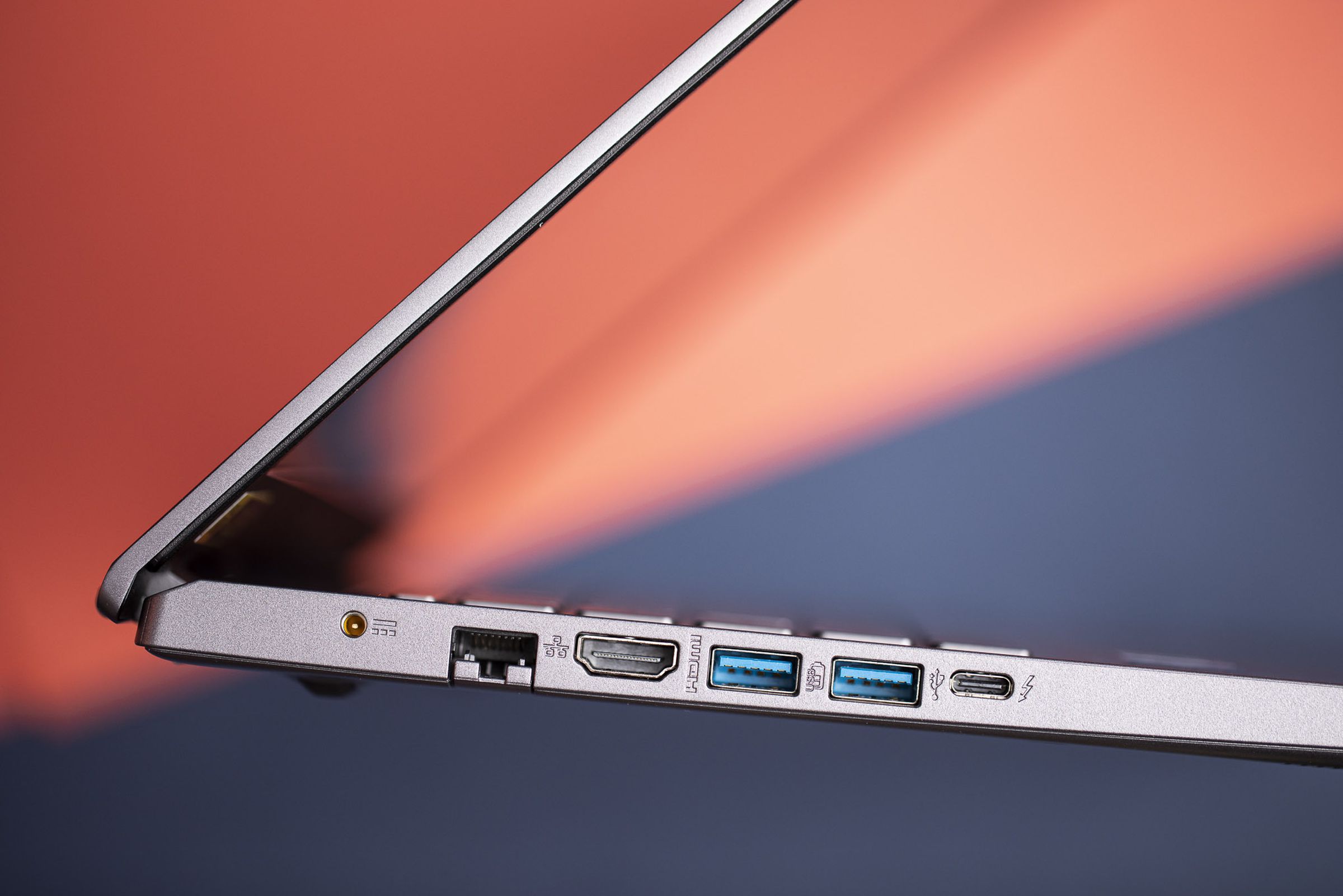 The ports on the left side of the Acer Aspire 5.