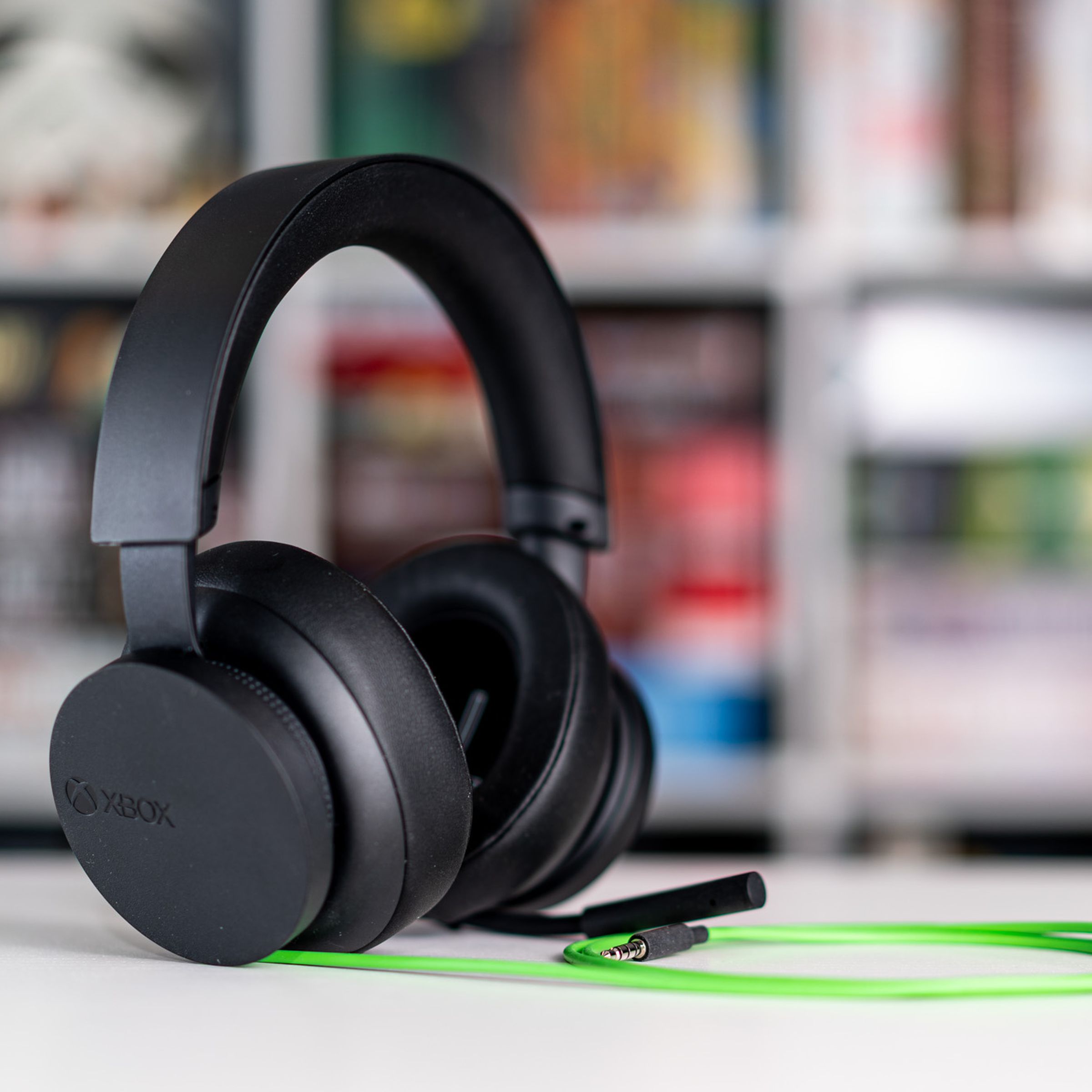 The Xbox Stereo Headset is Microsoft’s wired entry-level model for the Xbox Series X / S, but it works on much more.
