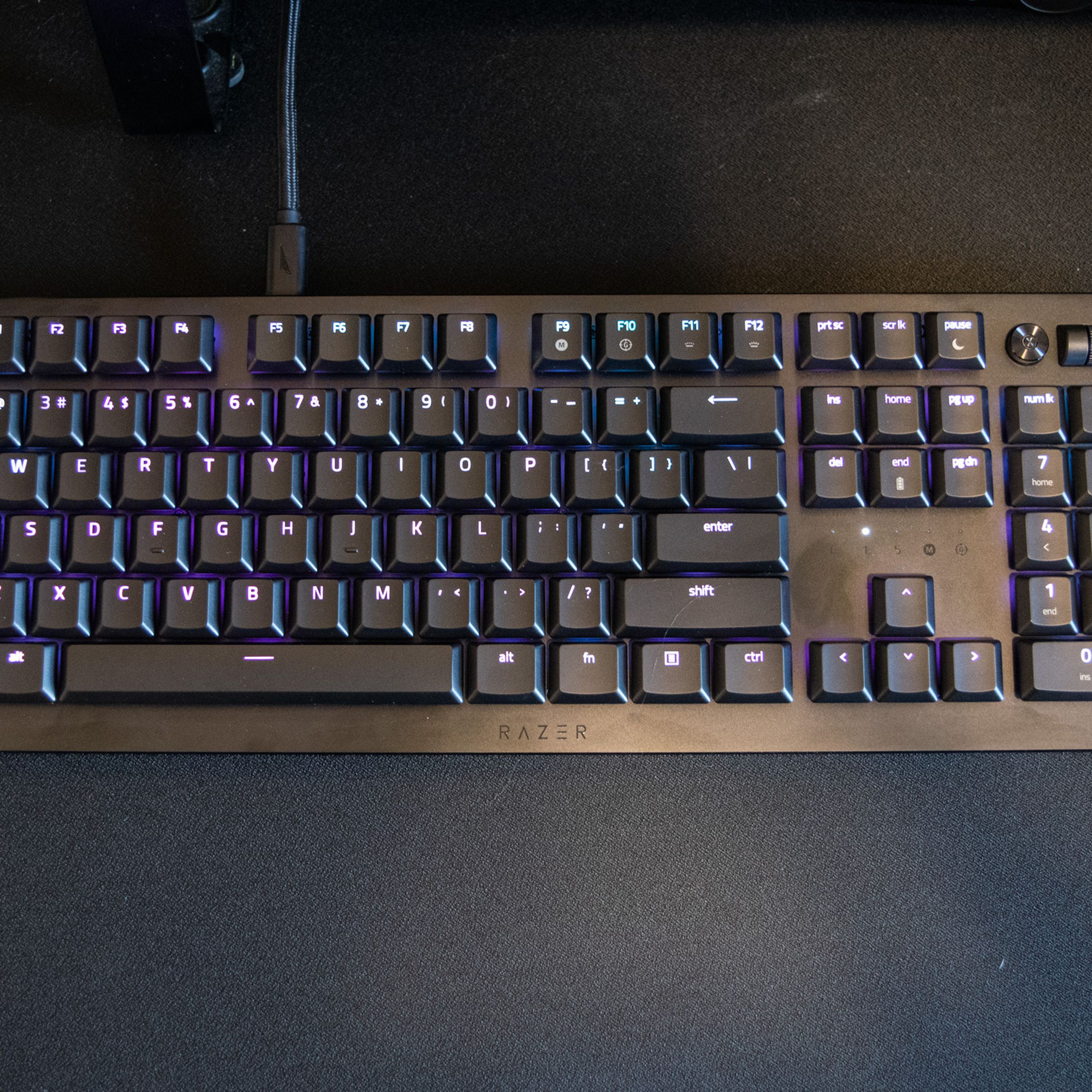 The DeathStalker V2 Pro incorporates low-profile versions of Razer’s optical mechanical switches.