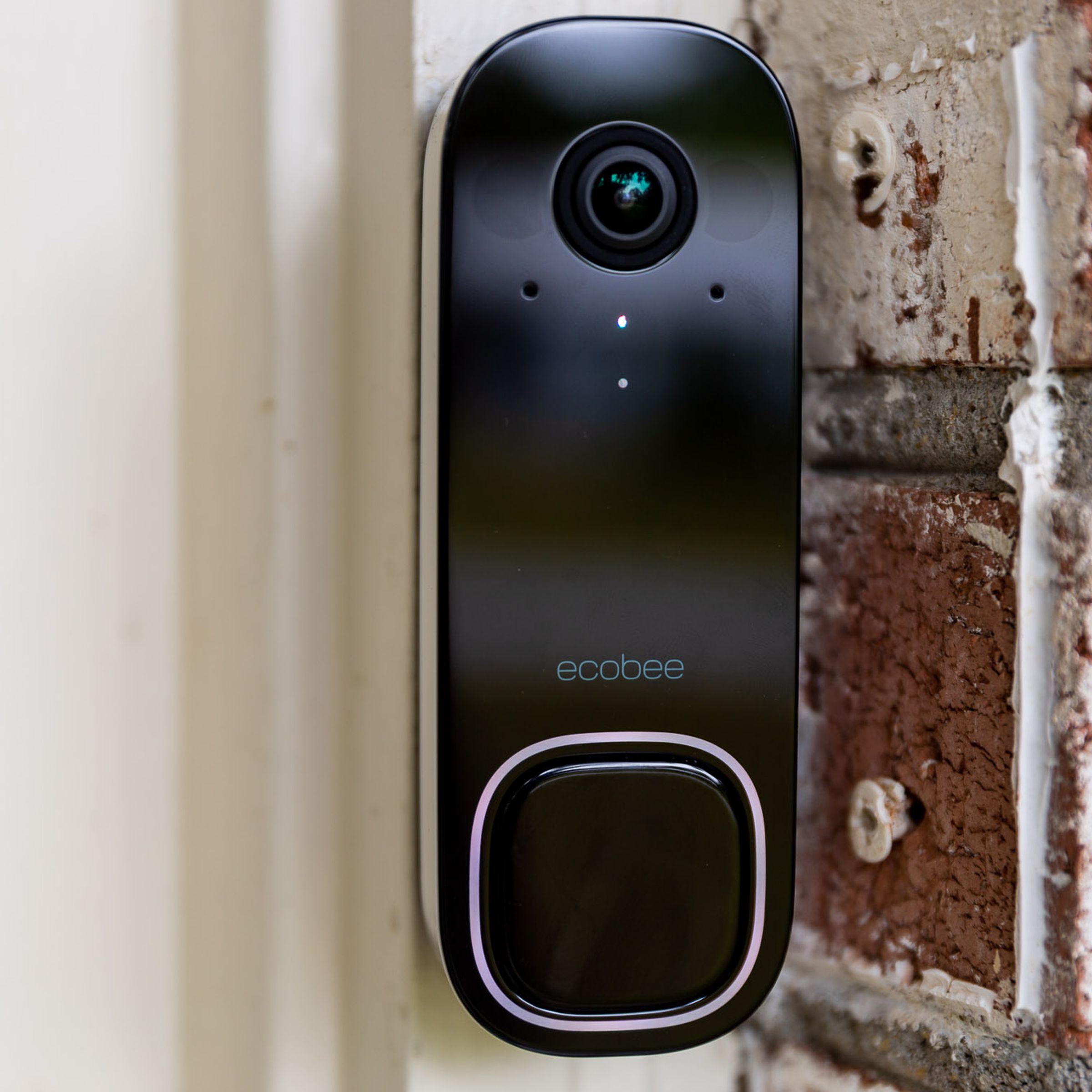 The newest product from Smart Thermostat company Ecobee is a smart video doorbell that uses radar and computer vision to tell you when there’s a person or a package at your door, but nothing else.