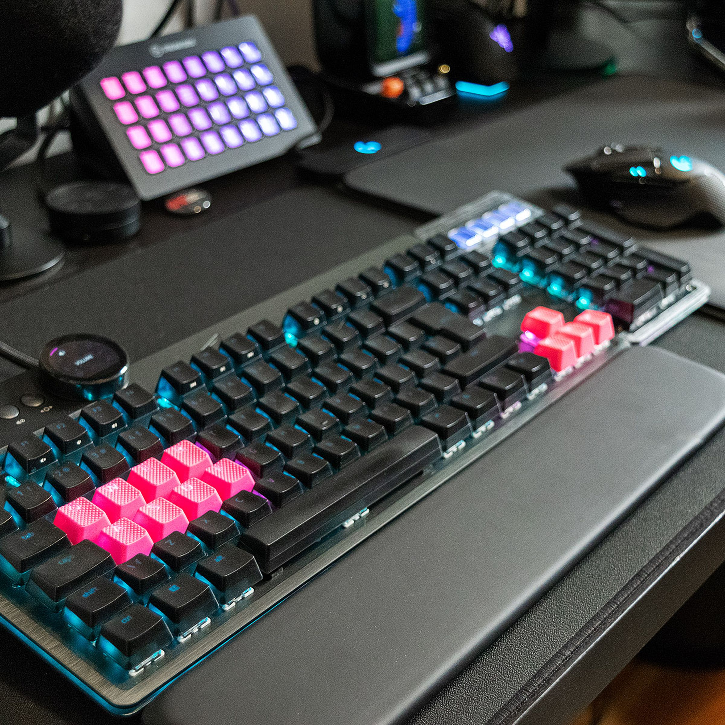 The modular Everest Max is one of the best keyboards I’ve tested
