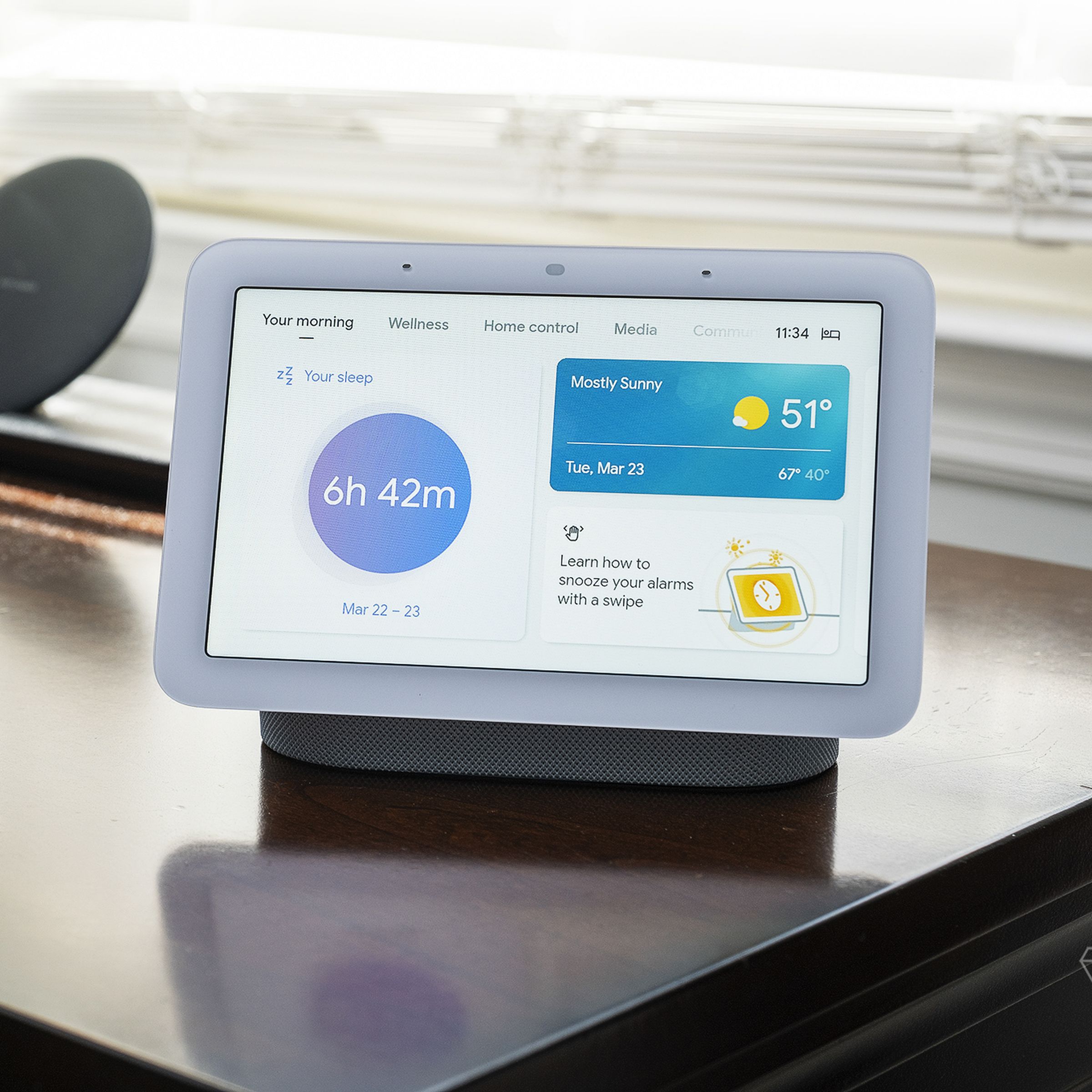 Save $70 on Google’s Nest Hub and get a free smart bulb