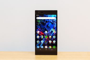 Razer Phone 2 review: it glows, but it doesn’t shine - The Verge