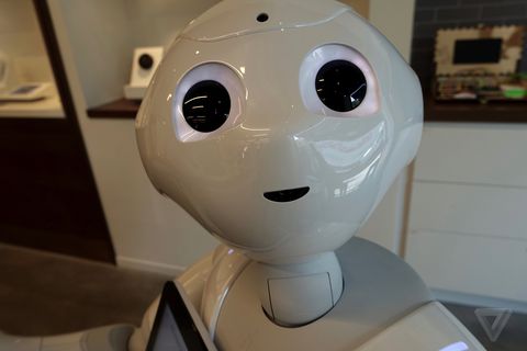 Pepper the 'emotional robot' makes its way to Silicon Valley - The Verge
