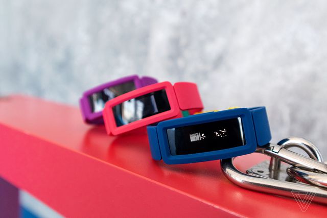 Fitbit’s $160 Versa Lite is a pared-down version of its entry-level ...