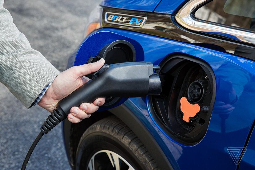 General Motors has a solution for our crappy EV charging infrastructure ...