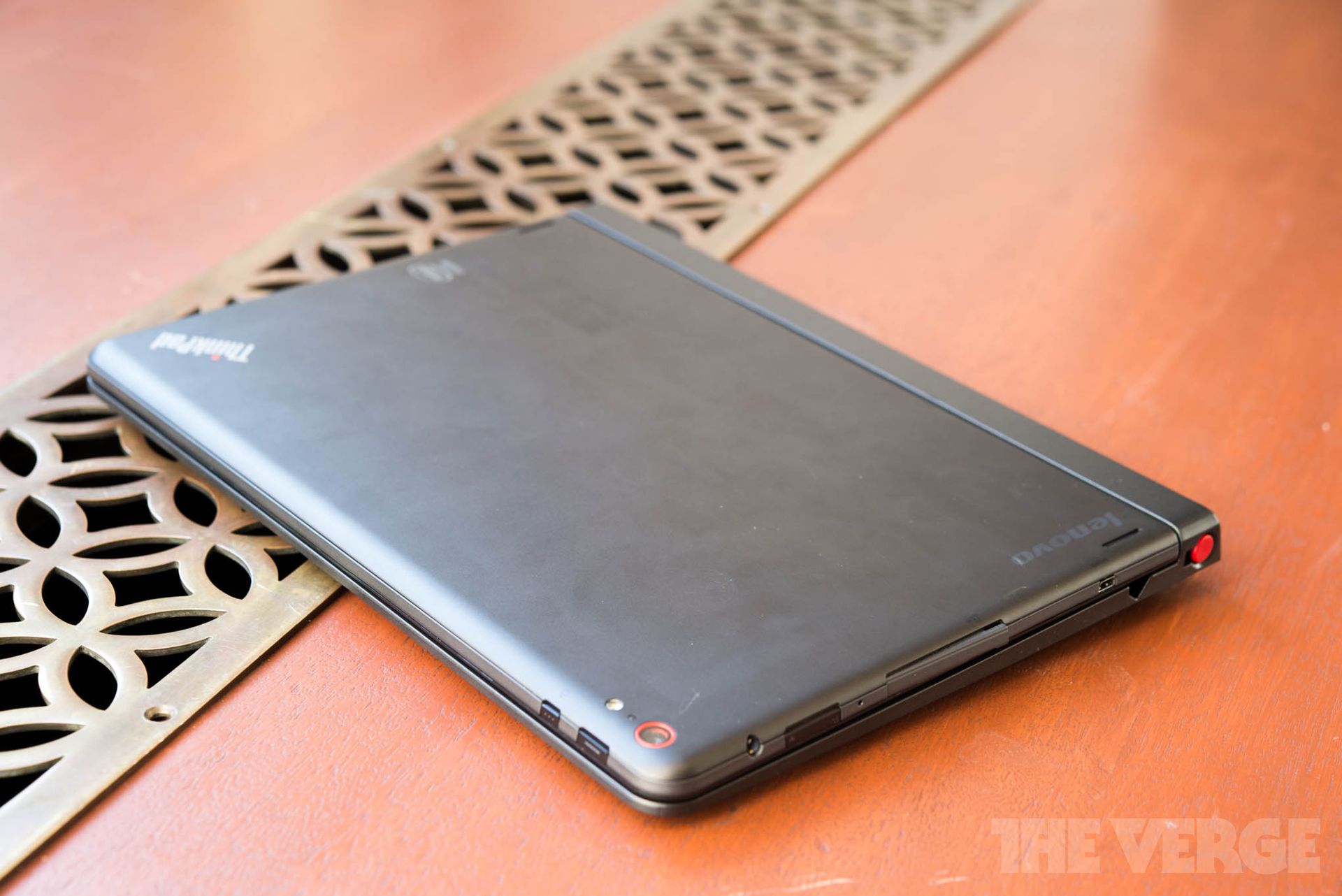 Lenovo's ThinkPad 10 upgrades its do-it-all Windows 8 tablet formula - The Verge