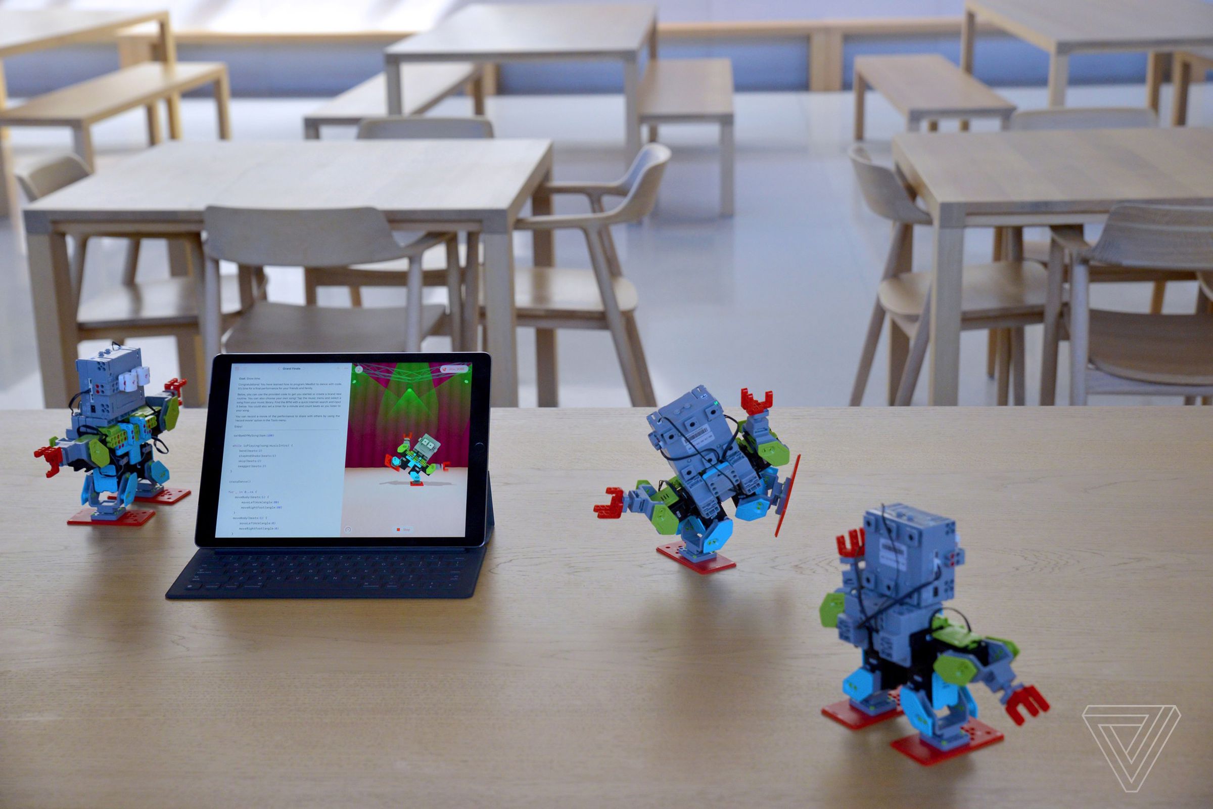 You can make UBTECH’s Jimu robot dance using Apple’s Swift programming language and its Swing Playgrounds coding app. 