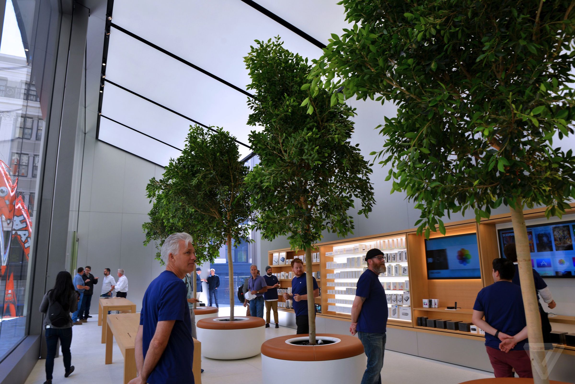 Apple's new flagship San Francisco retail store