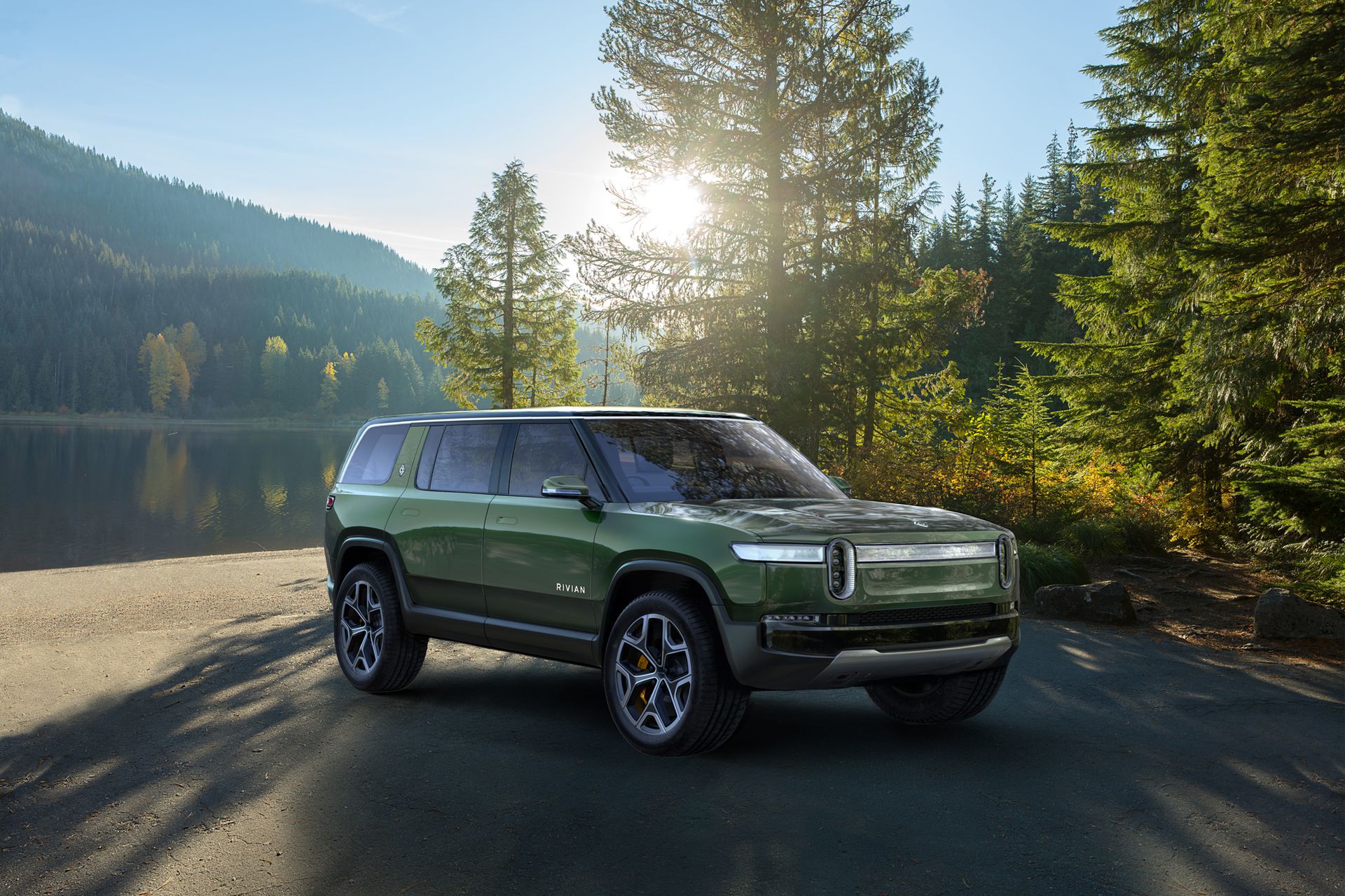 Rivian’s R1S SUV looks like an allelectric Land Rover The Verge